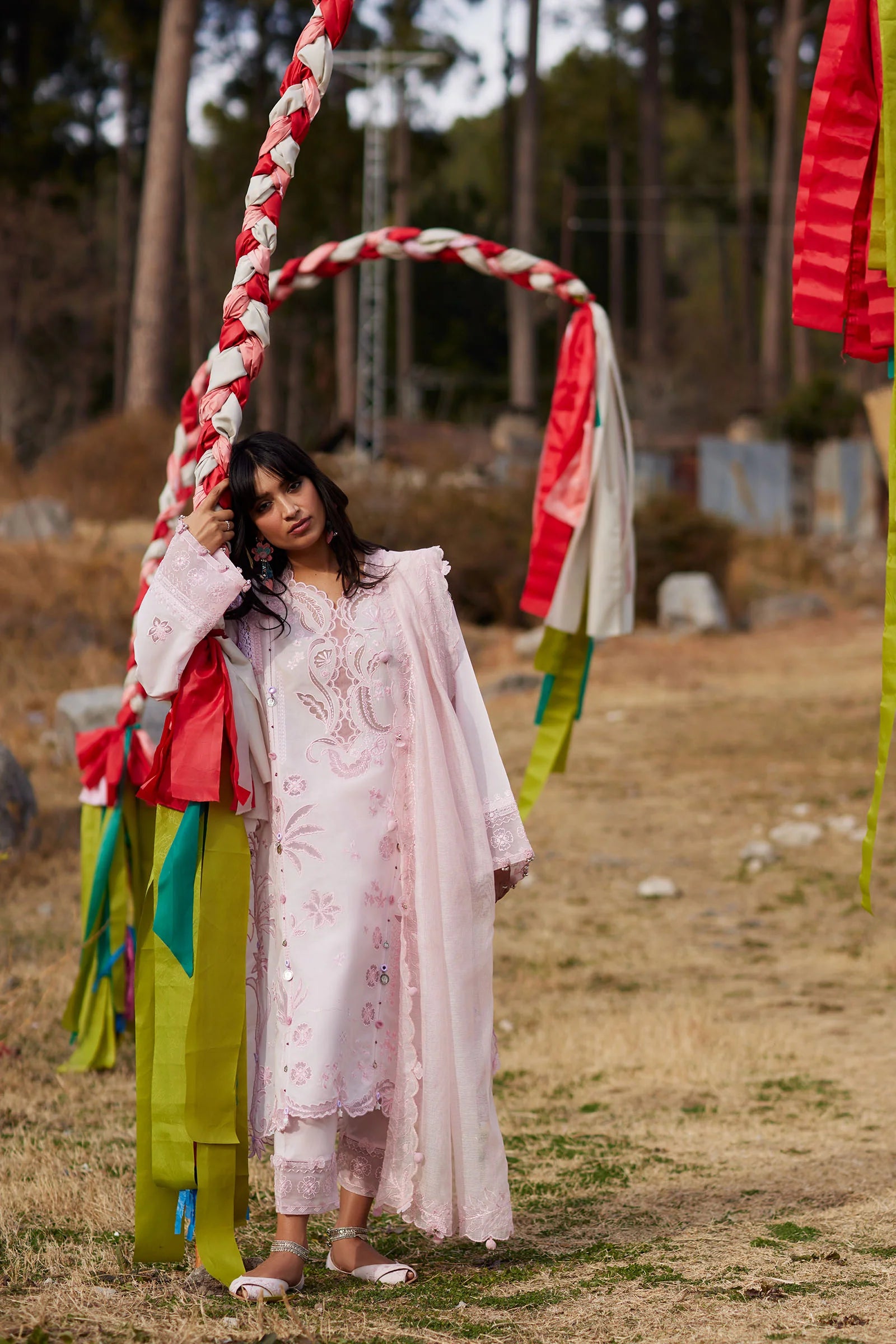 FĚN YÙN 粉韵 (ZL26-09 B)