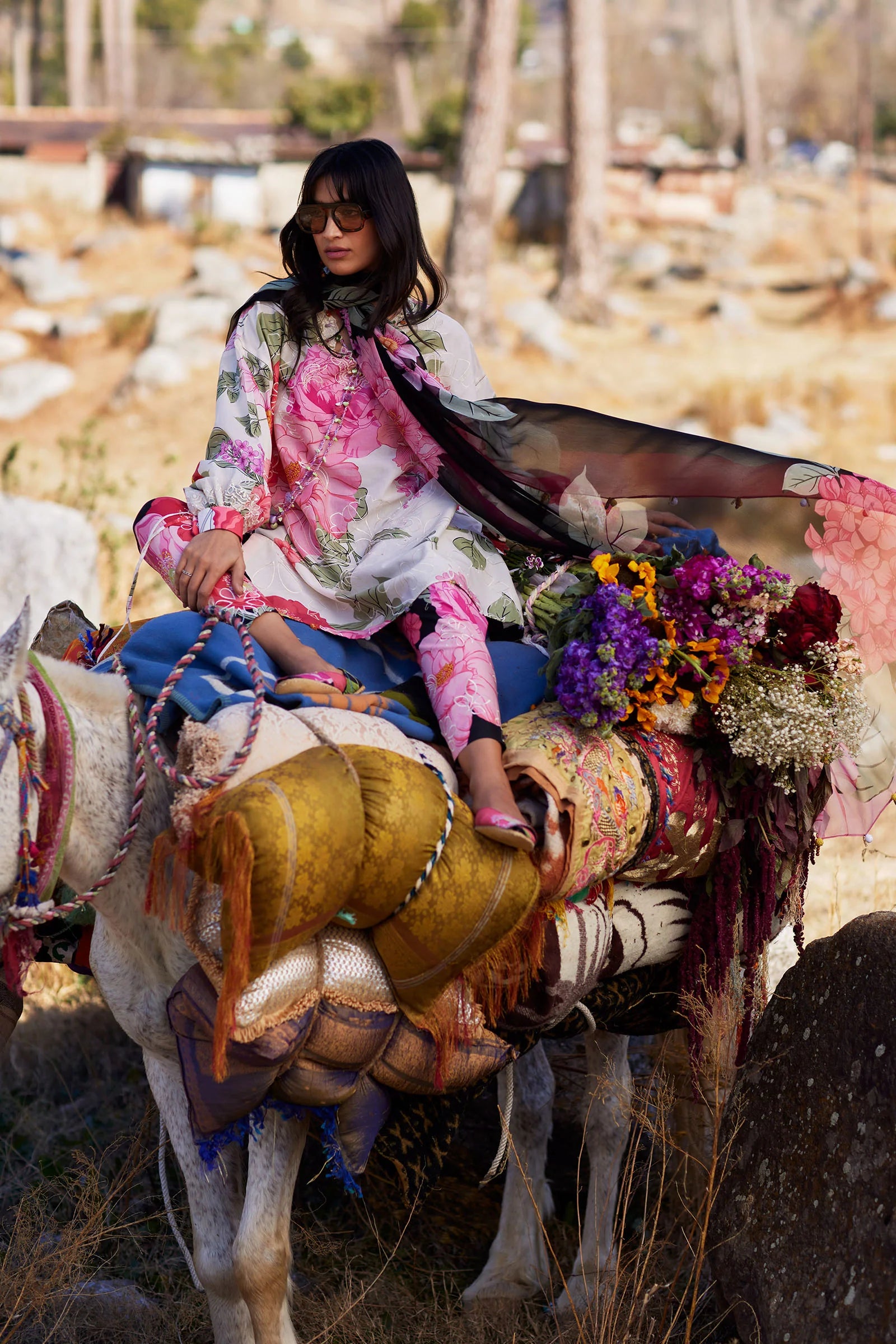 YÀN HUĀ 艳花 (ZL26-13 B)