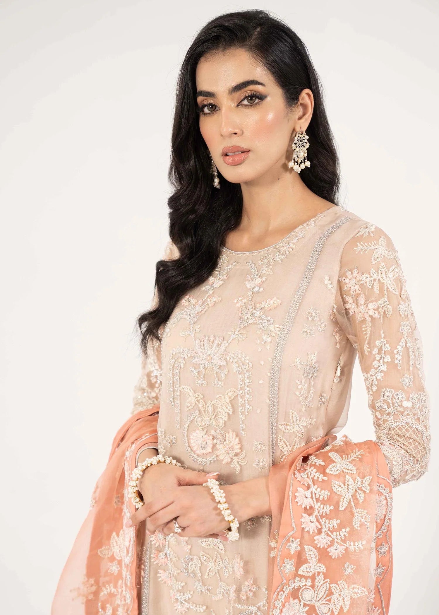 SALONI