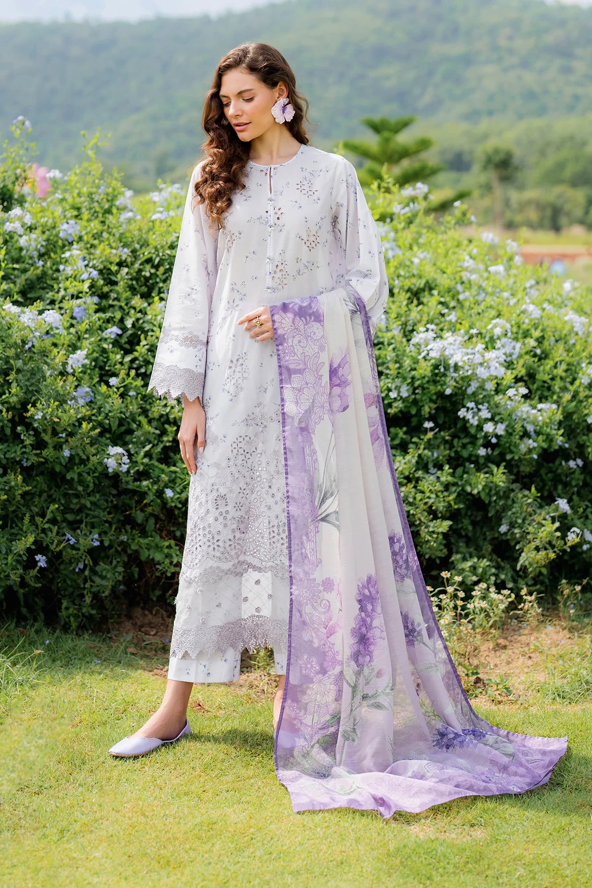EMBROIDERED LAWN UF-4211