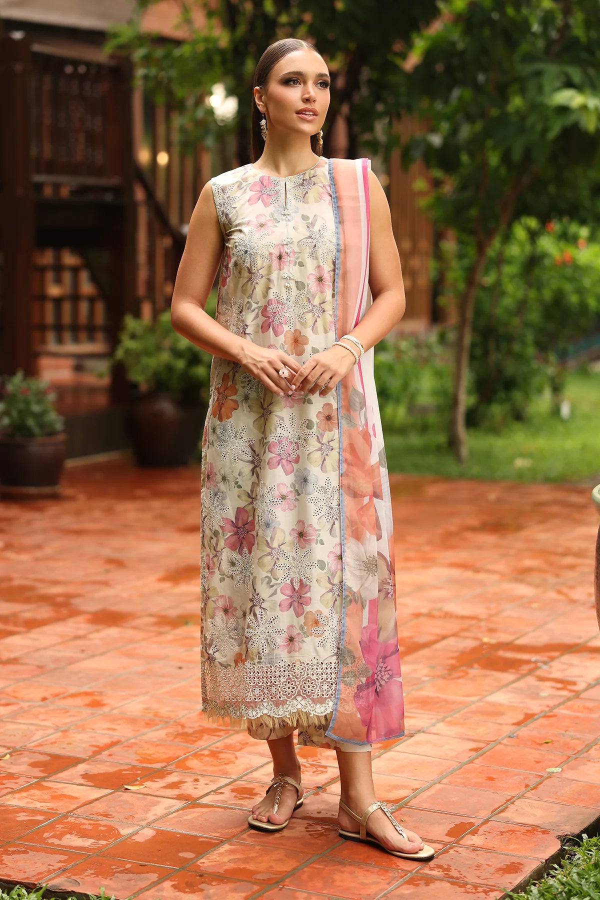 EMBROIDERED LAWN UF-4246