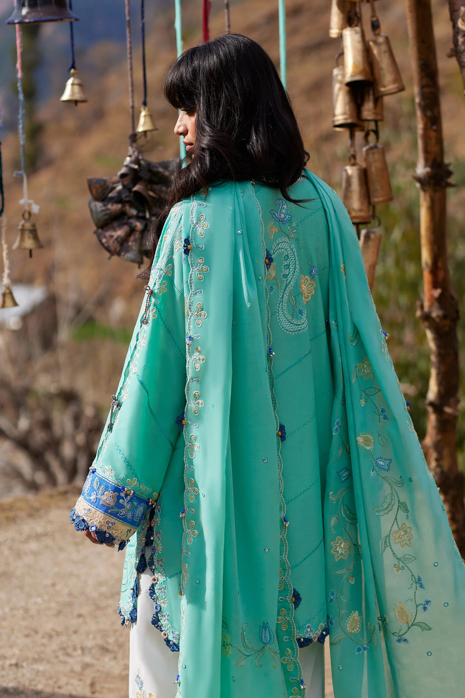 BÌ YÙN 碧韵 (ZL26-06 A)