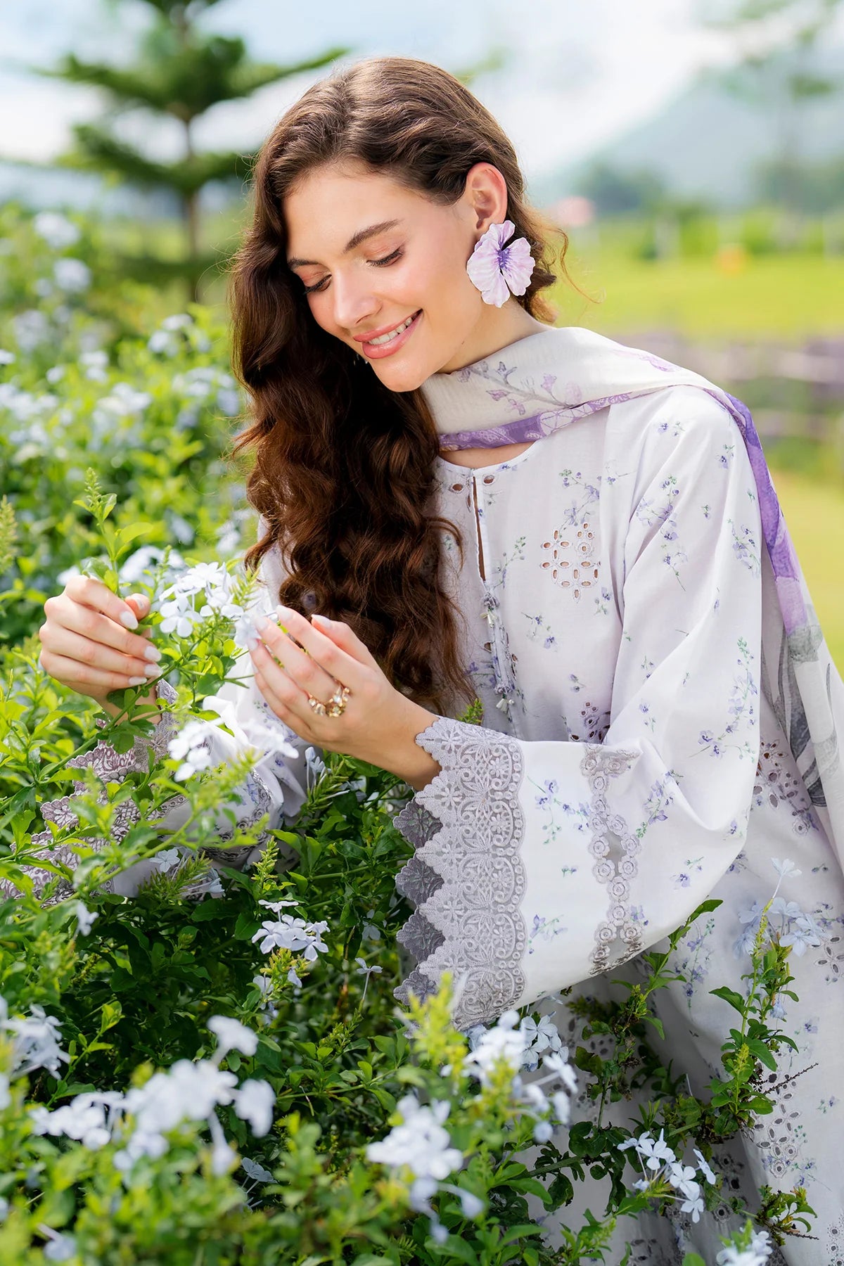 EMBROIDERED LAWN UF-4211