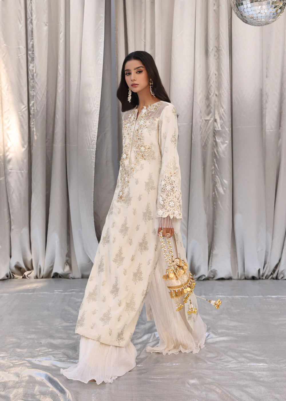 IVORY MUSE