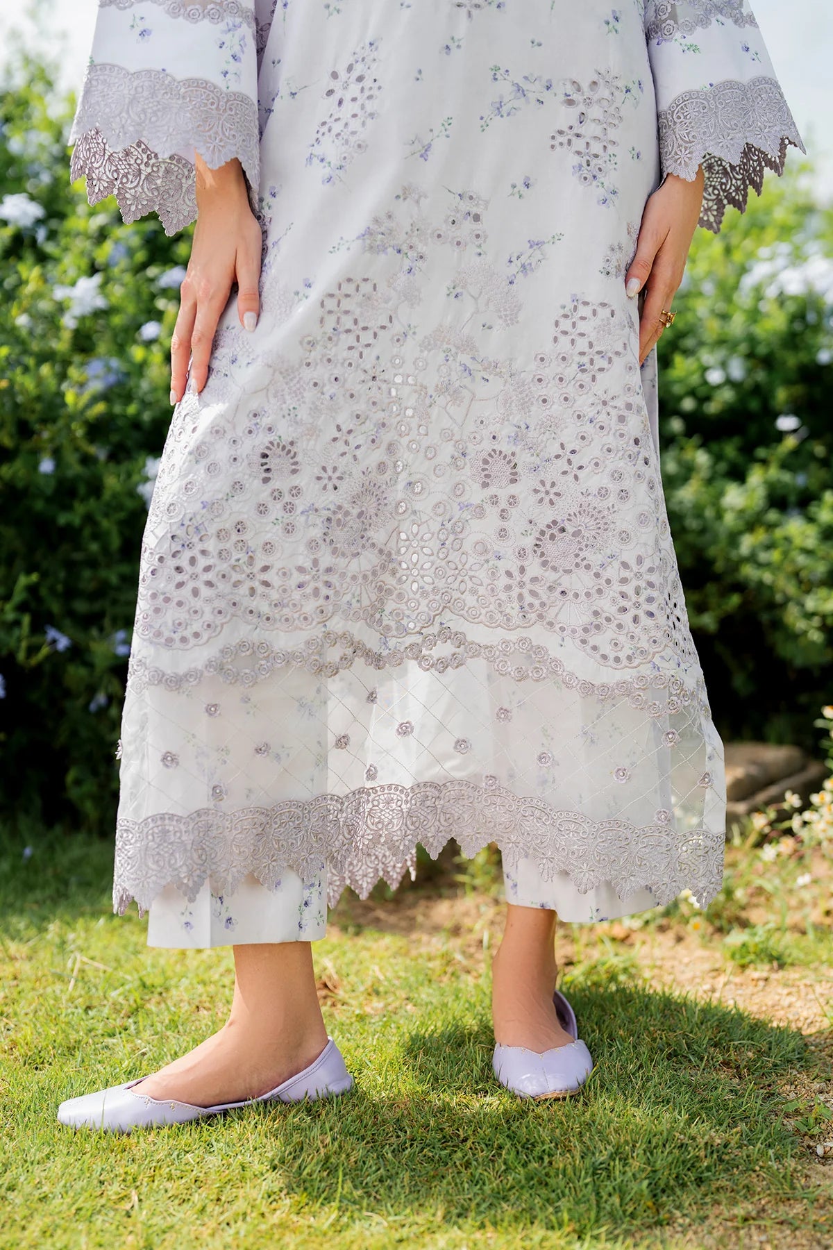 EMBROIDERED LAWN UF-4211
