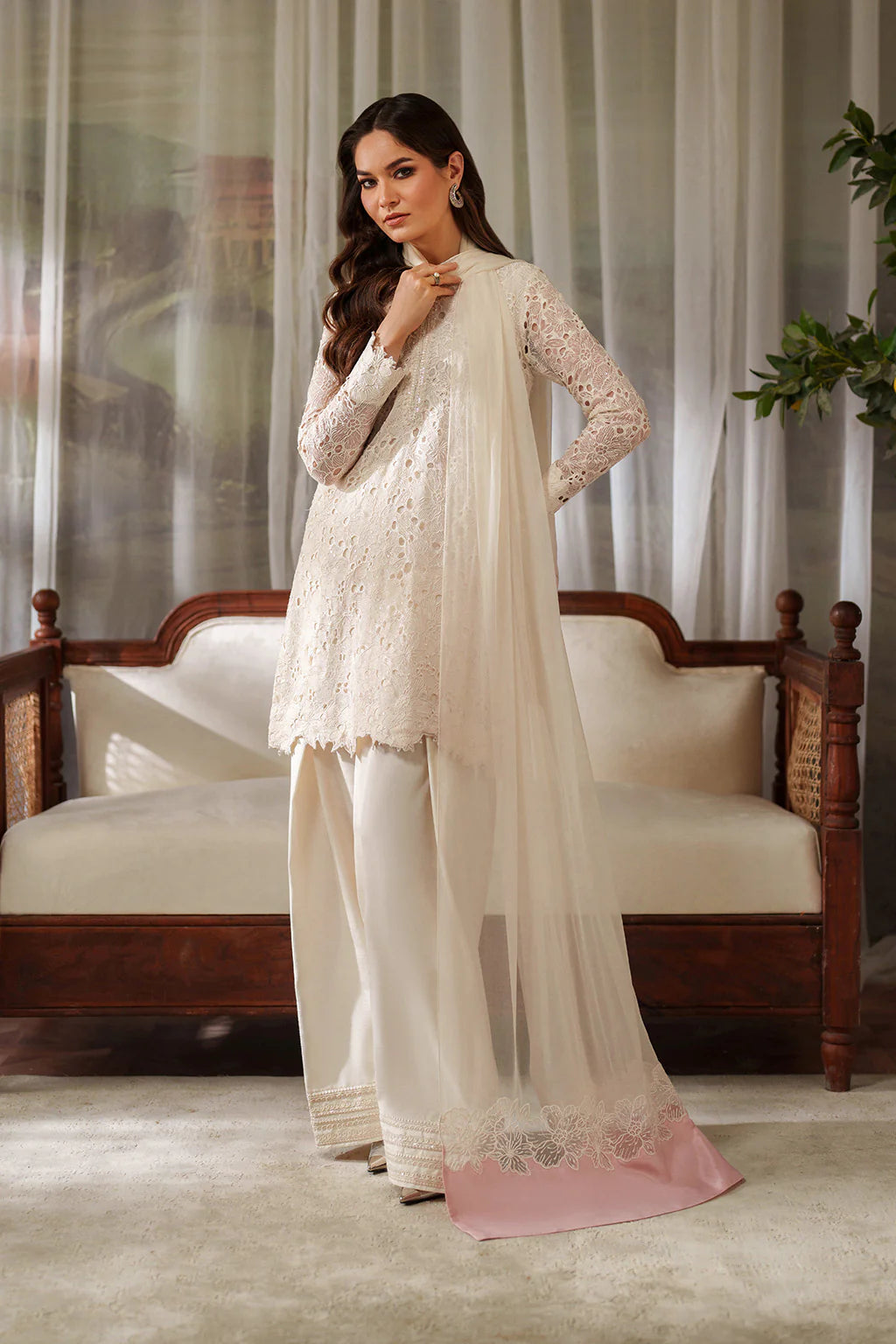 UE-532 EMBROIDERED CHIFFON