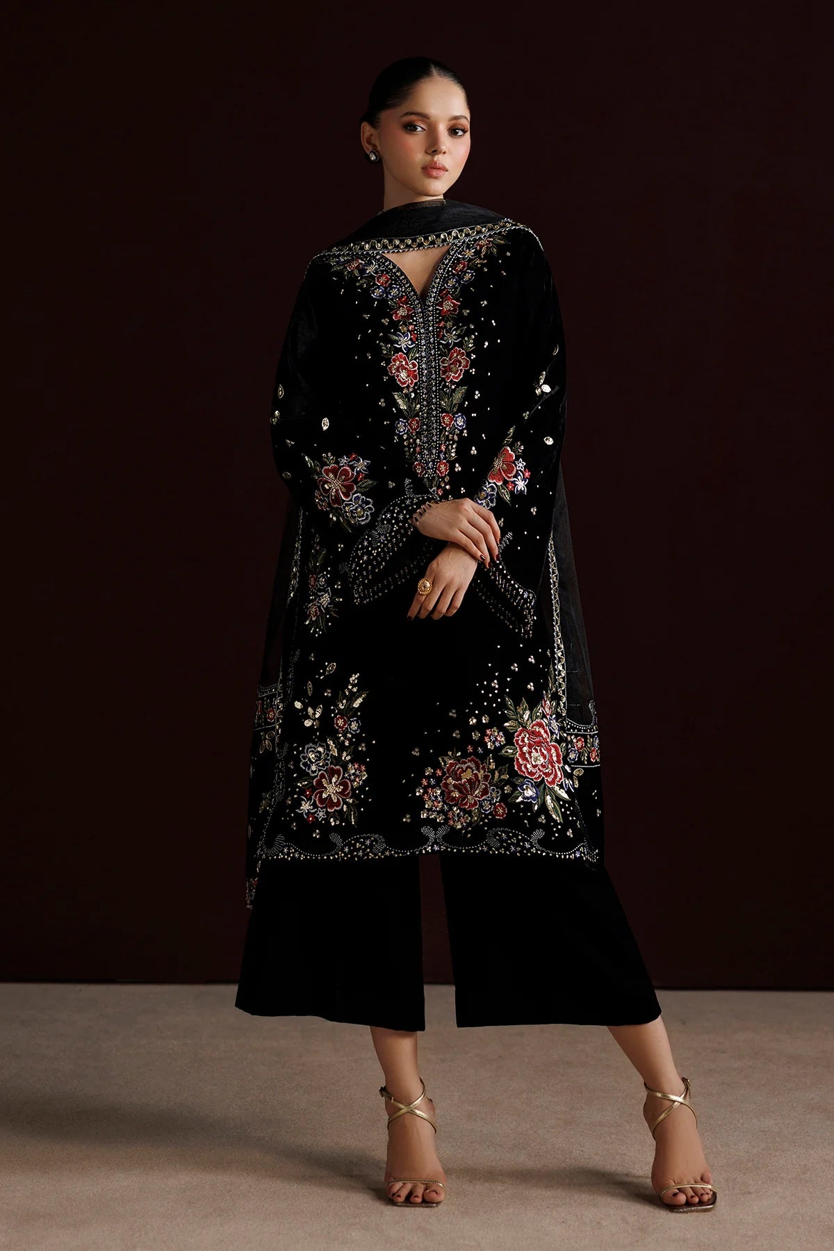 EMBROIDERED VELVET UF-4552