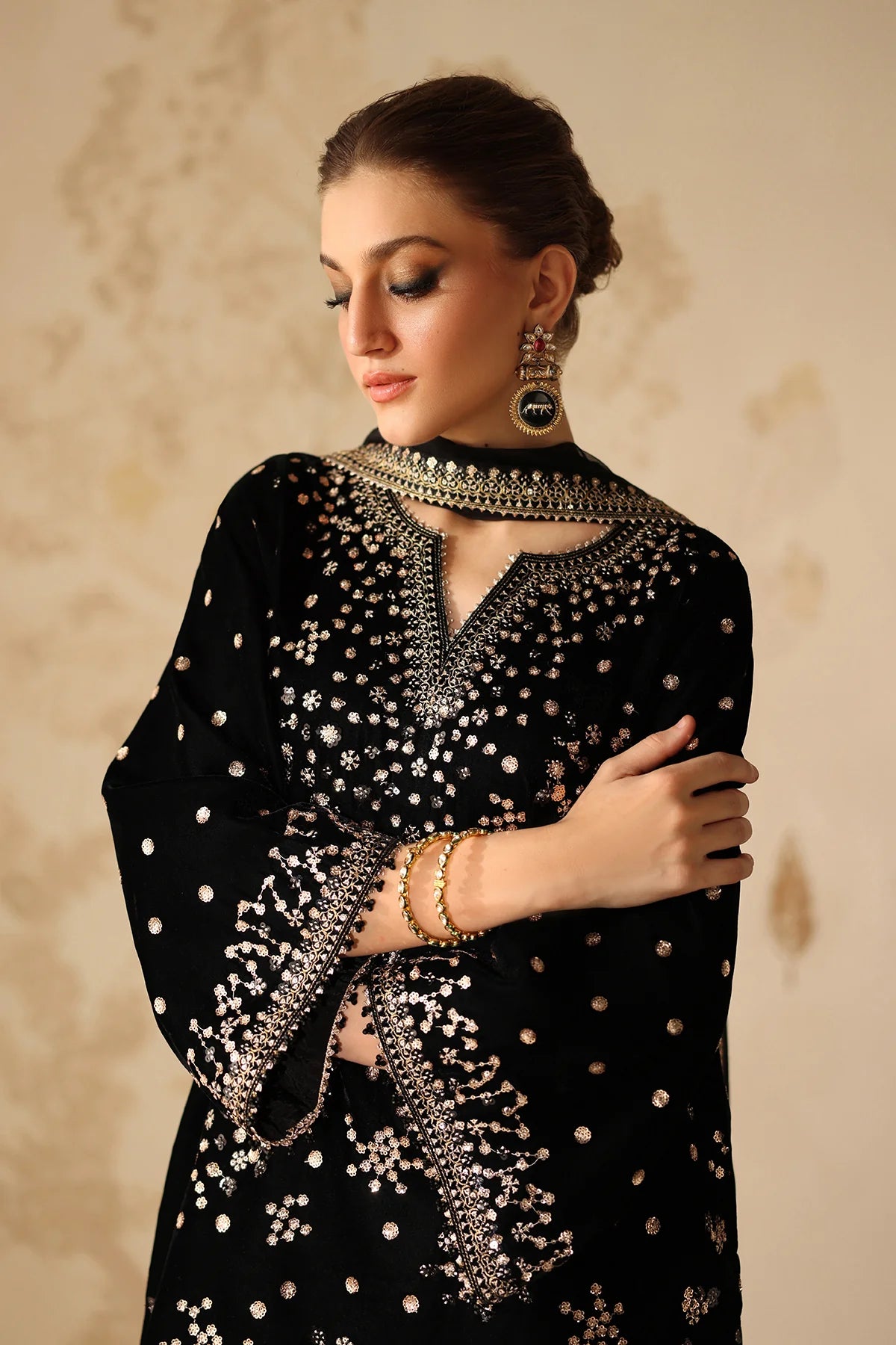 EMBROIDERED VELVET UF-4316