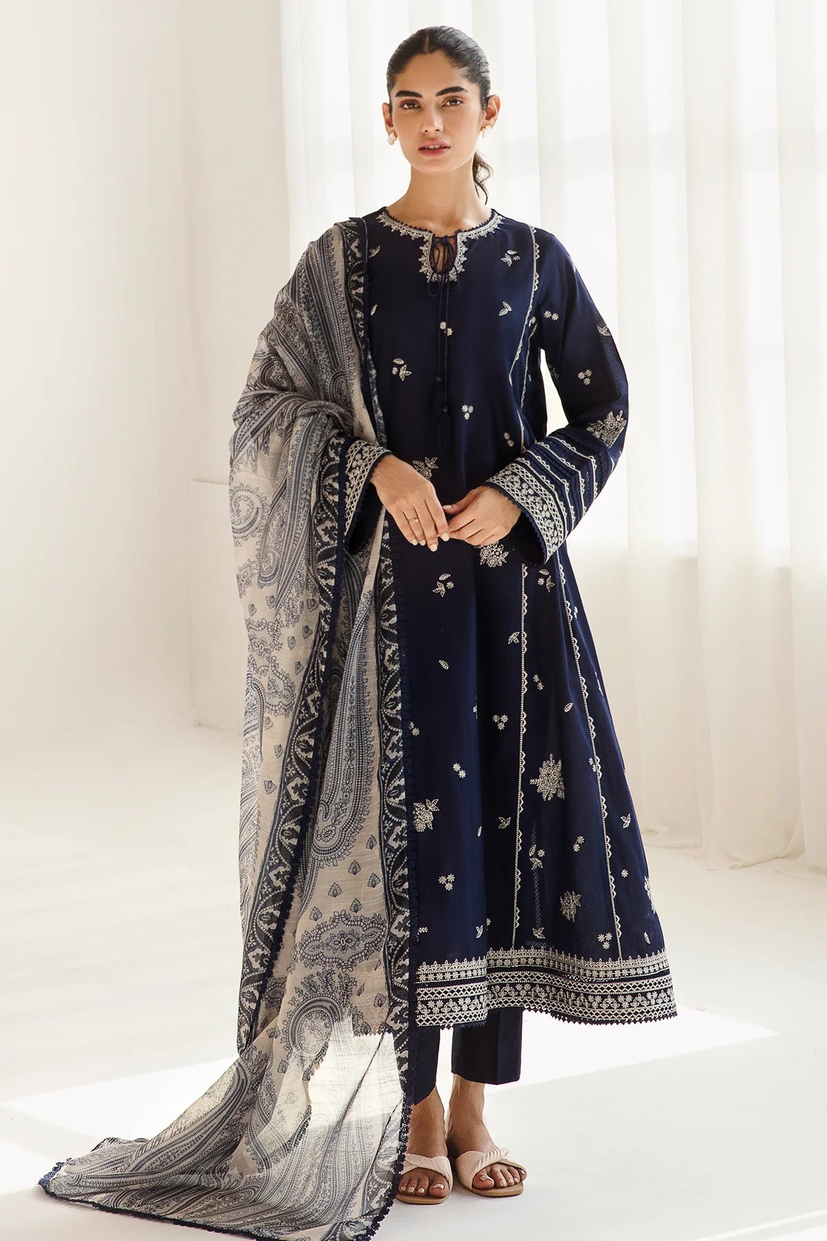 EMBROIDERED LAWN USE-9031