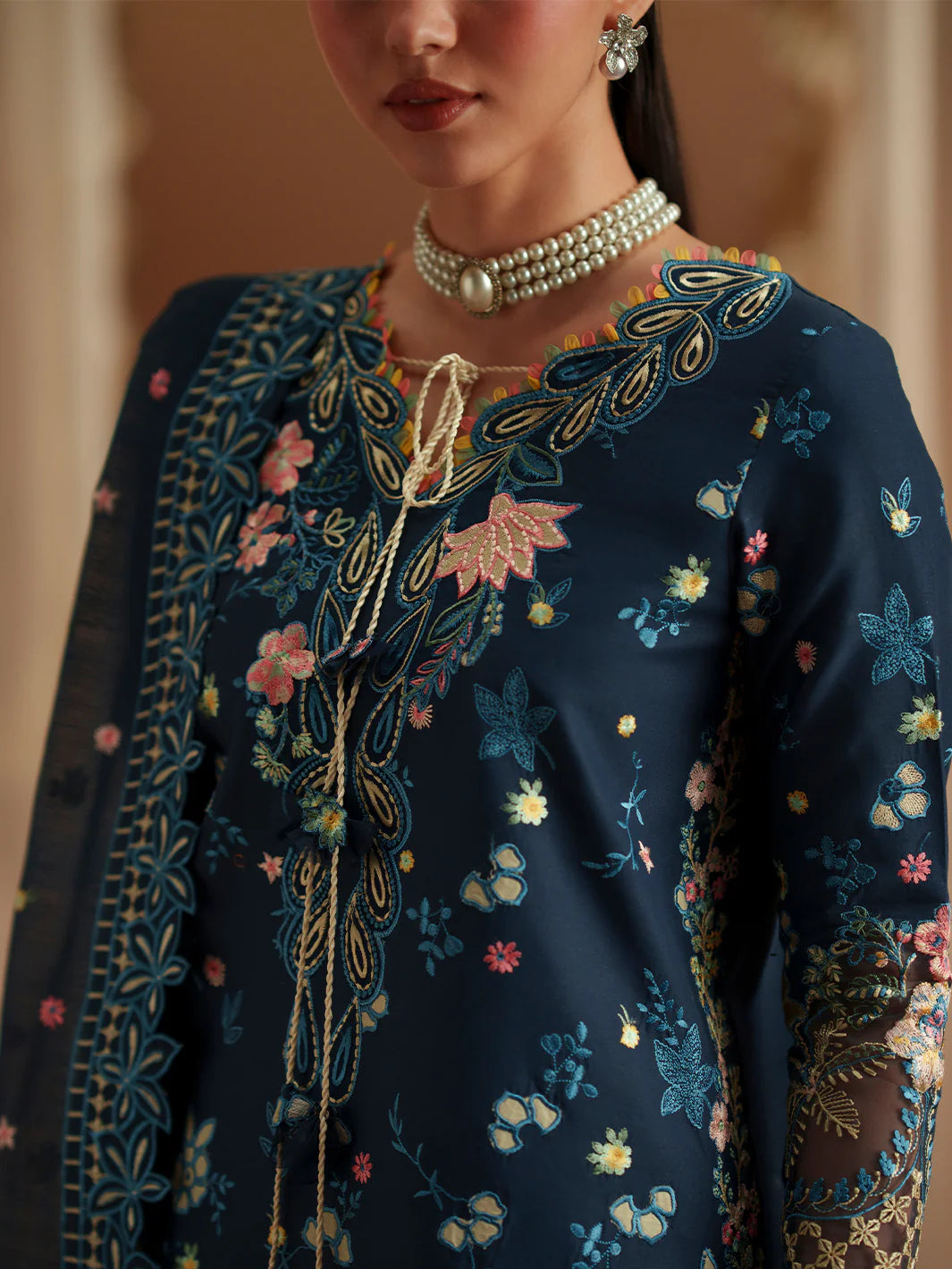 D-117-C | 3 PC LUXURY LAWN