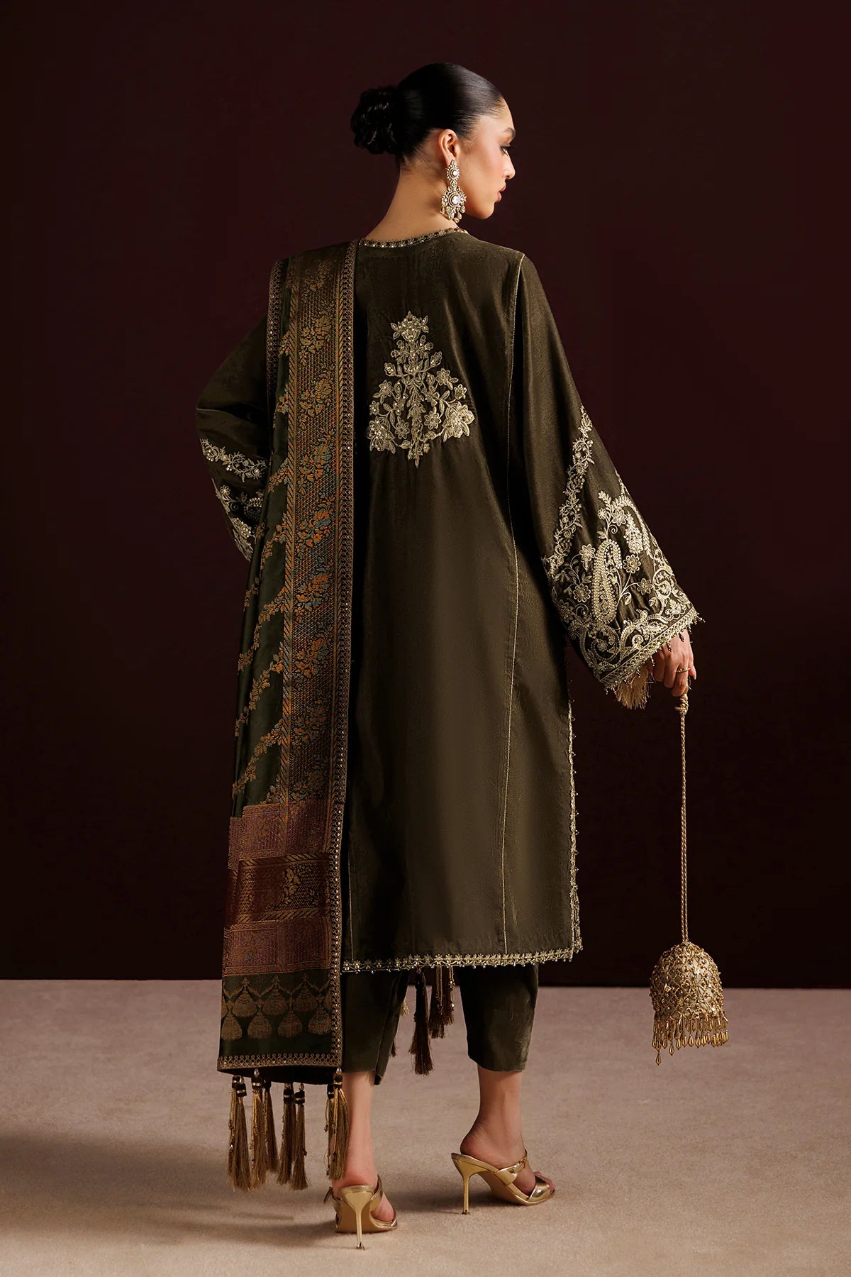 EMBROIDERED VELVET UF-4553