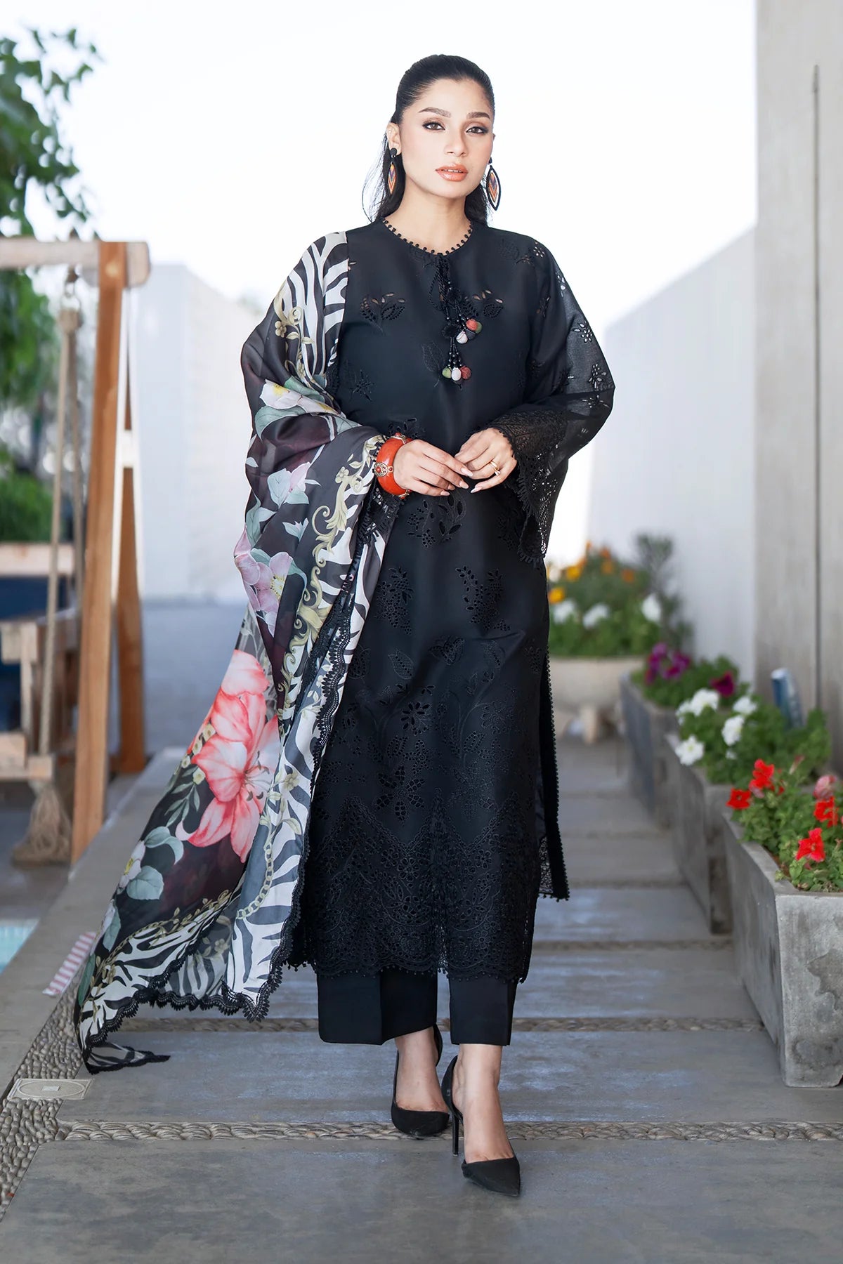 EMBROIDERED PRINTED LAWN UF-4080