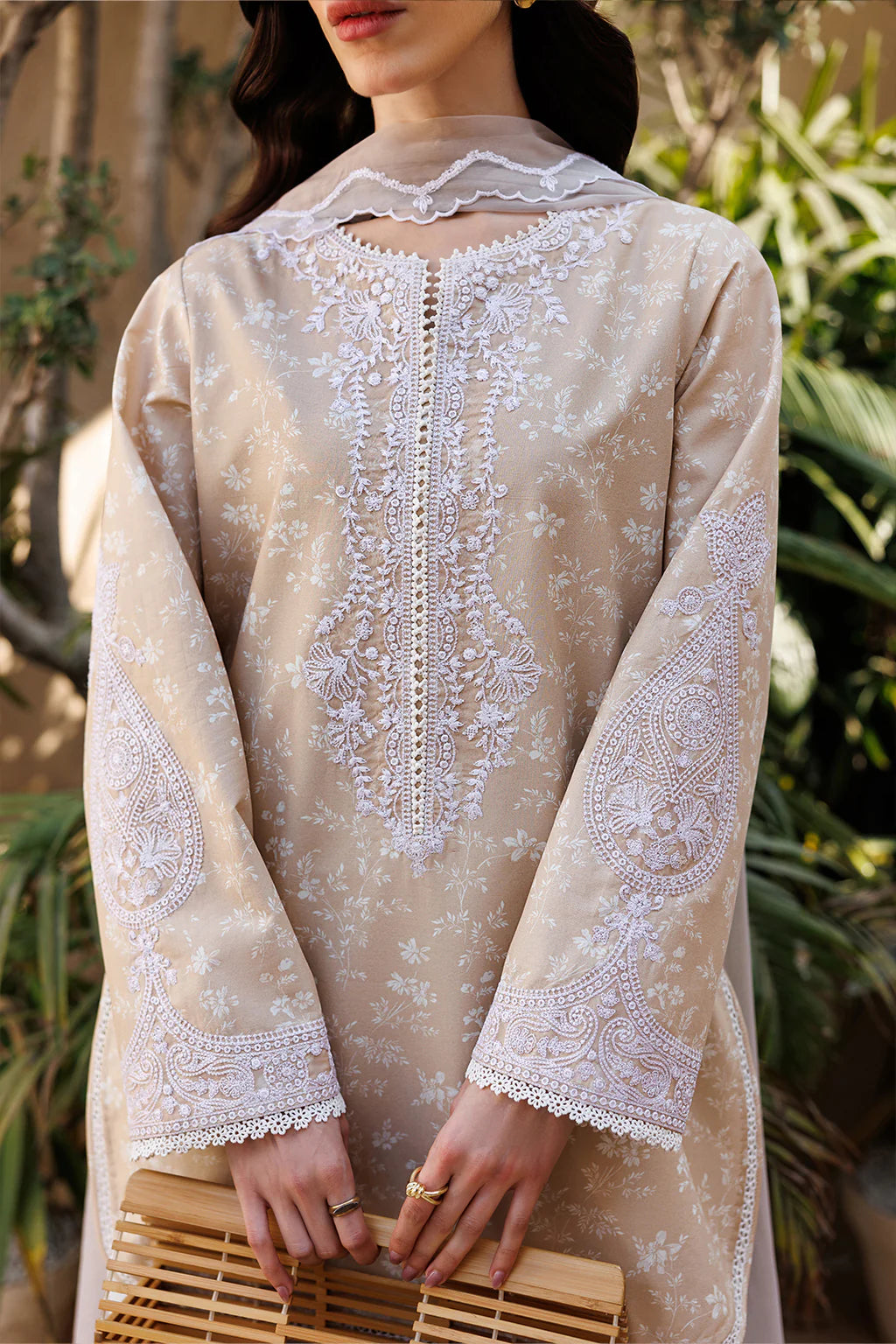 UE-677 PRINTED LAWN