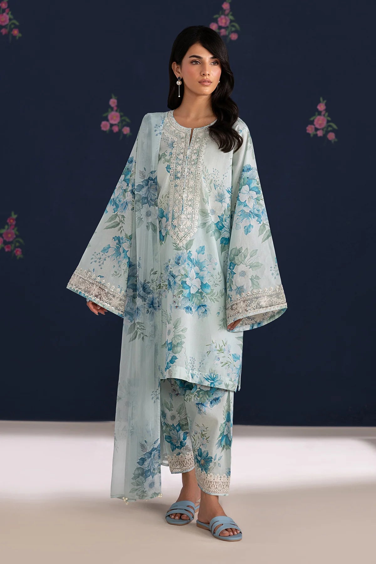 EMBROIDERED LAWN UF-4461