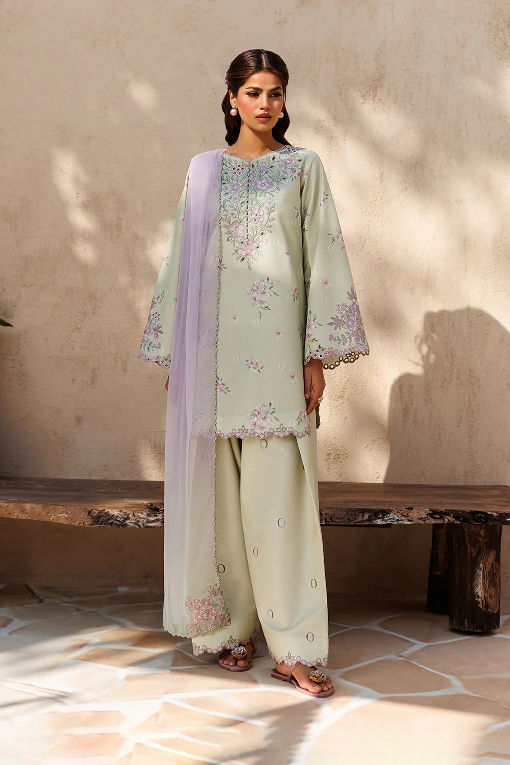 UE-665 PRINTED LAWN