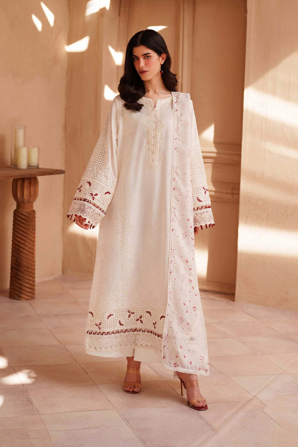 EL-06 EMBROIDERED LAWN