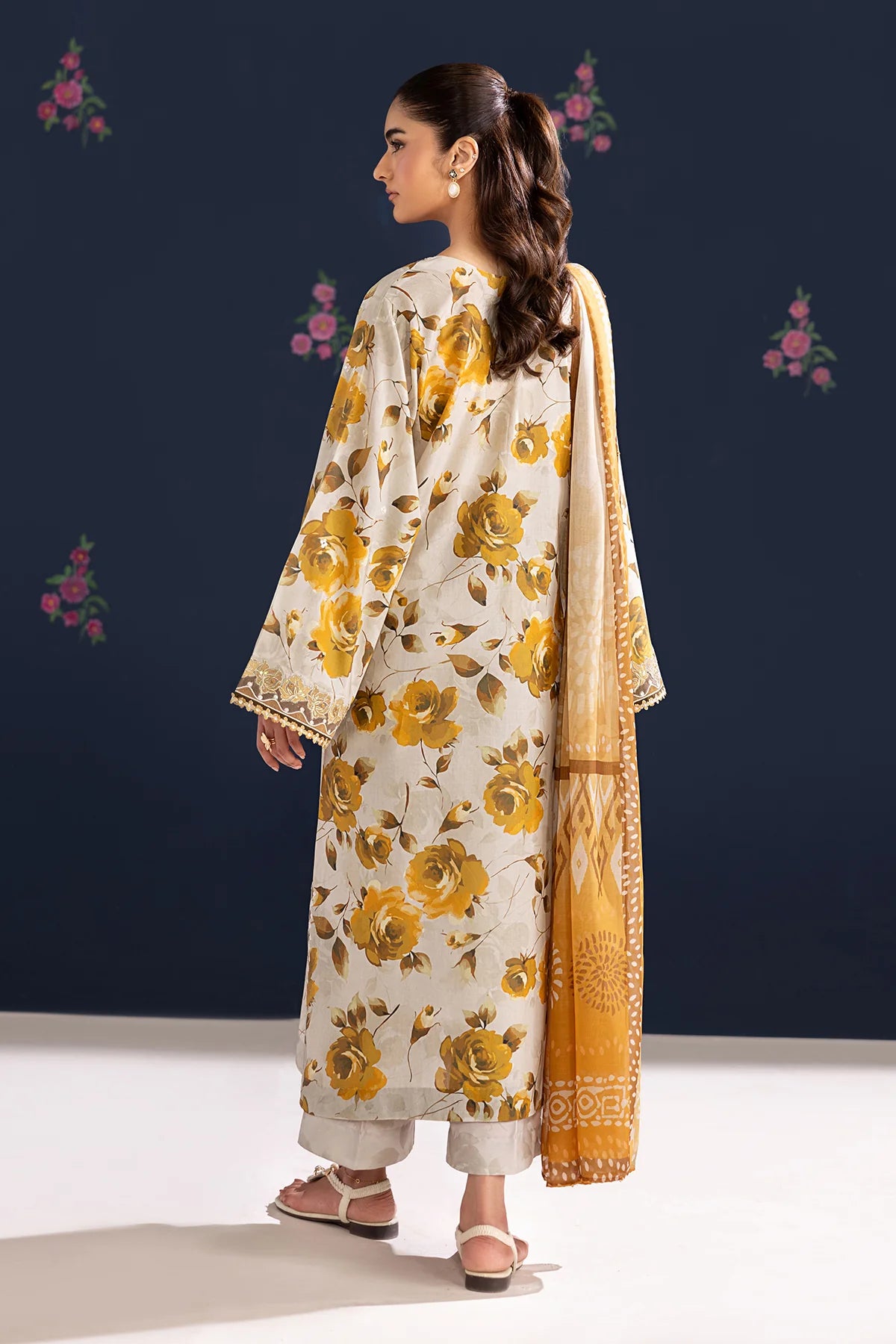 EMBROIDERED LAWN UF-4462