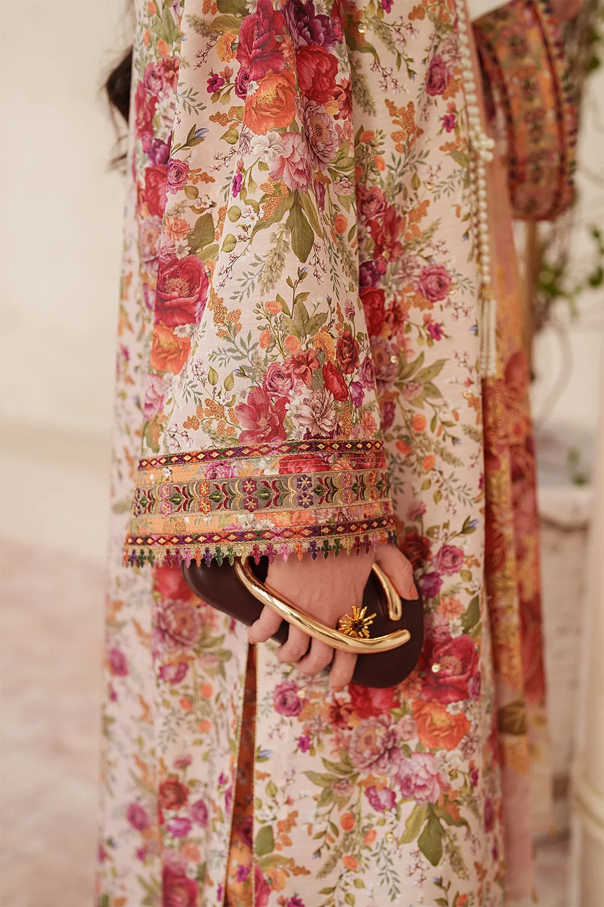 EMBROIDERED LAWN UF-4407