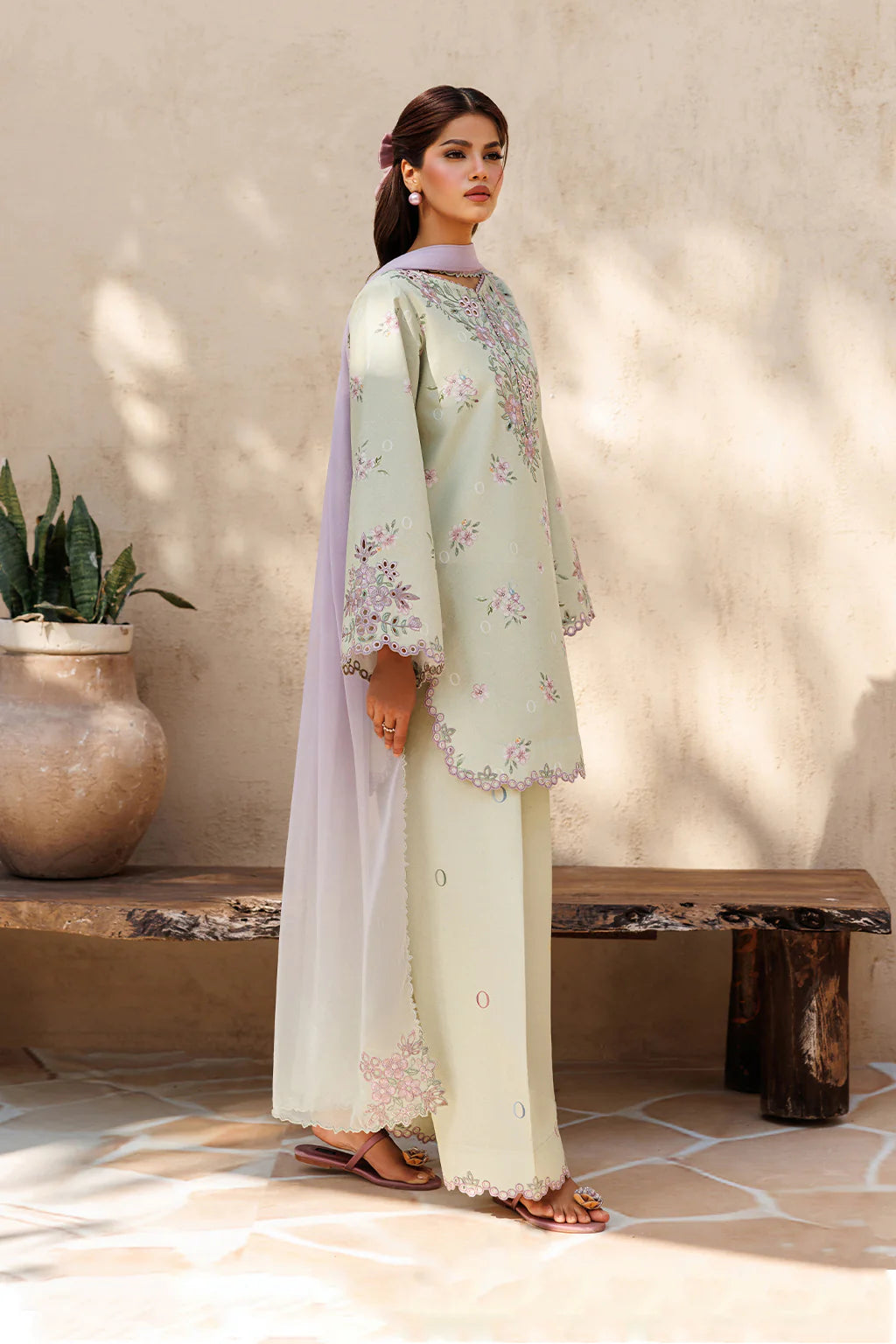 UE-665 PRINTED LAWN