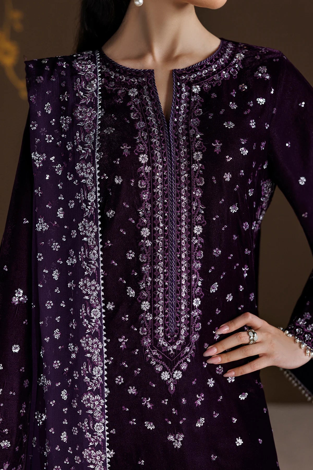 EMBROIDERED VELVET UF-4546