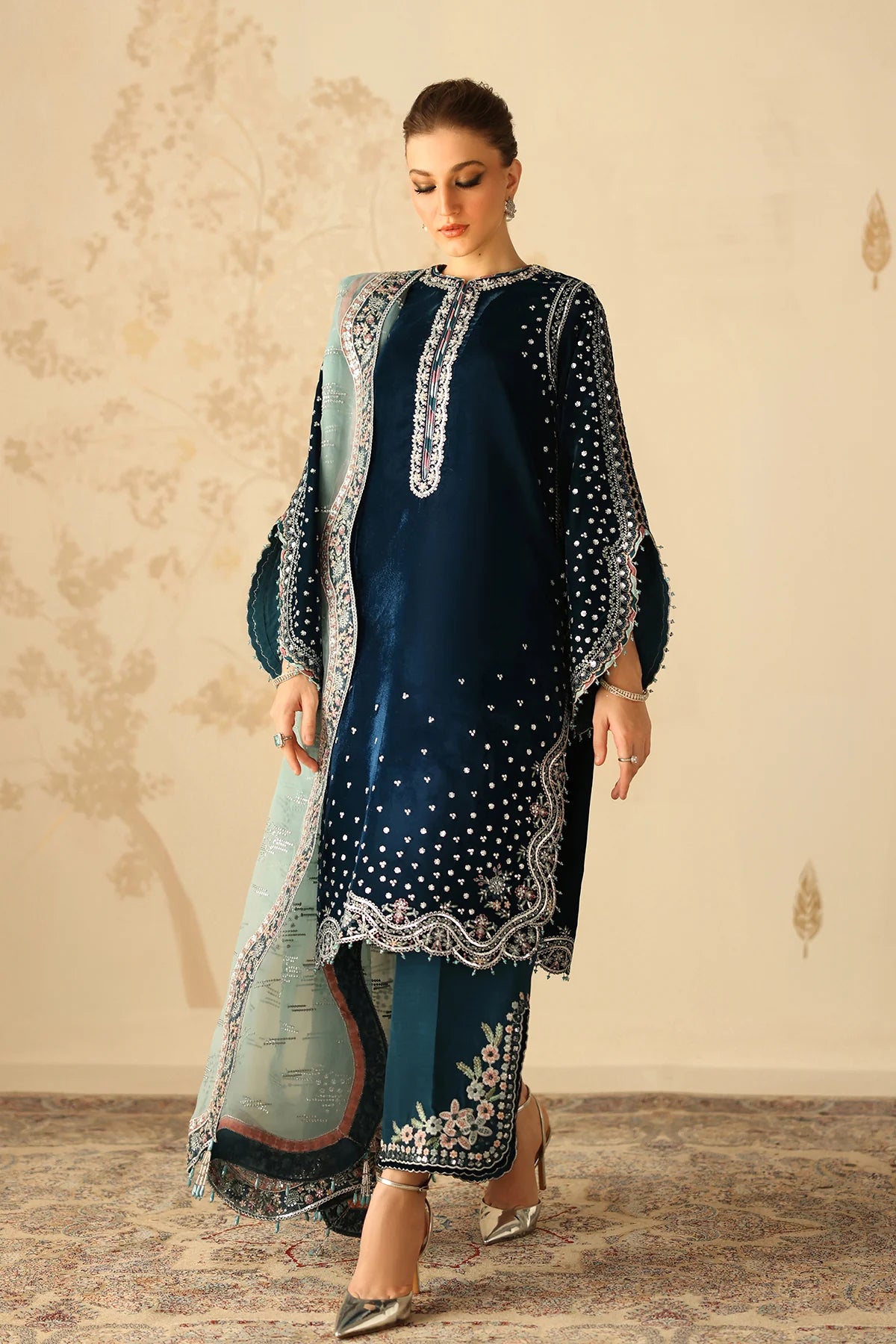 EMBROIDERED VELVET UF-4310