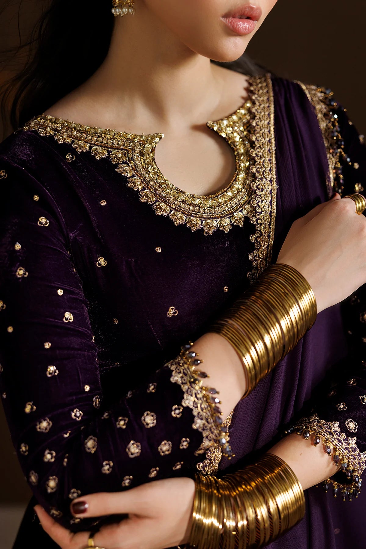 EMBROIDERED VELVET UF-4628