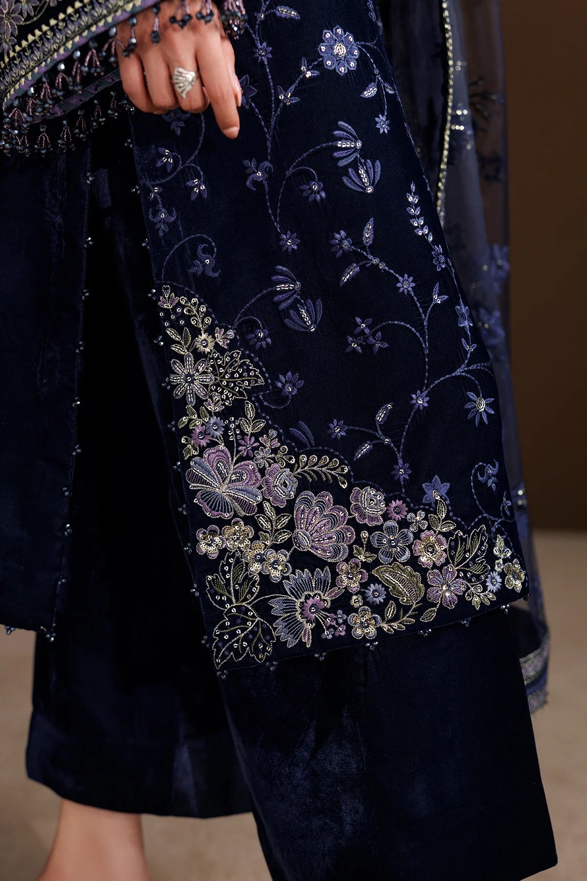 EMBROIDERED VELVET UF-4555
