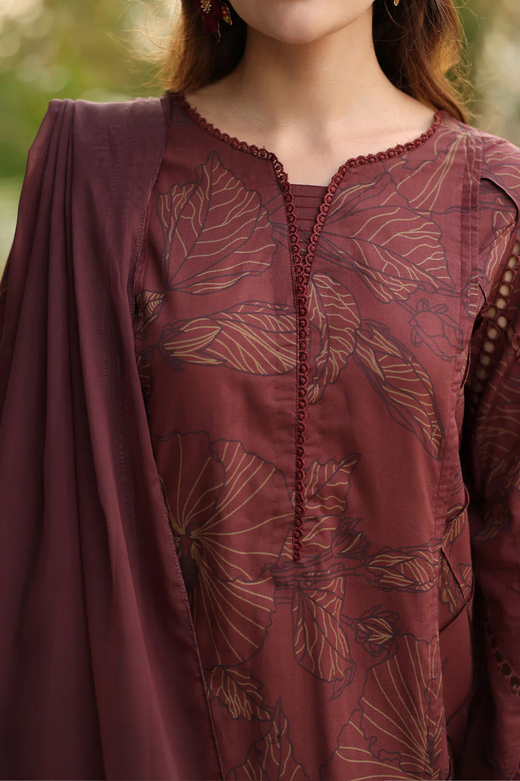 UE-557 PRINTED LAWN