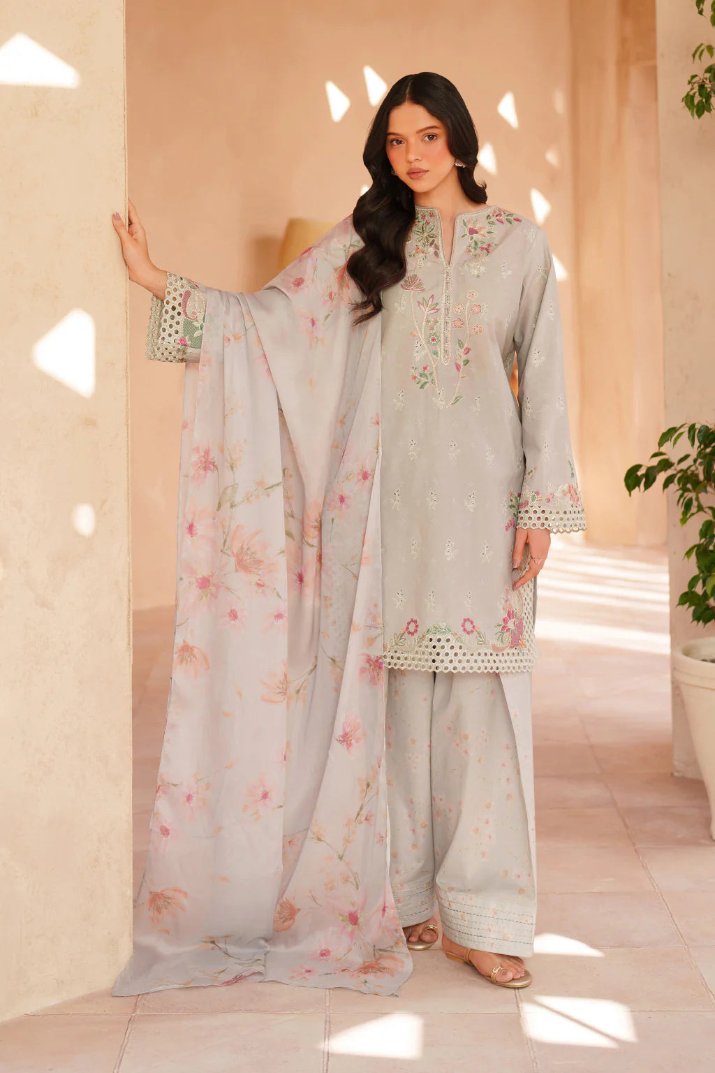 EL-12 EMBROIDERED LAWN