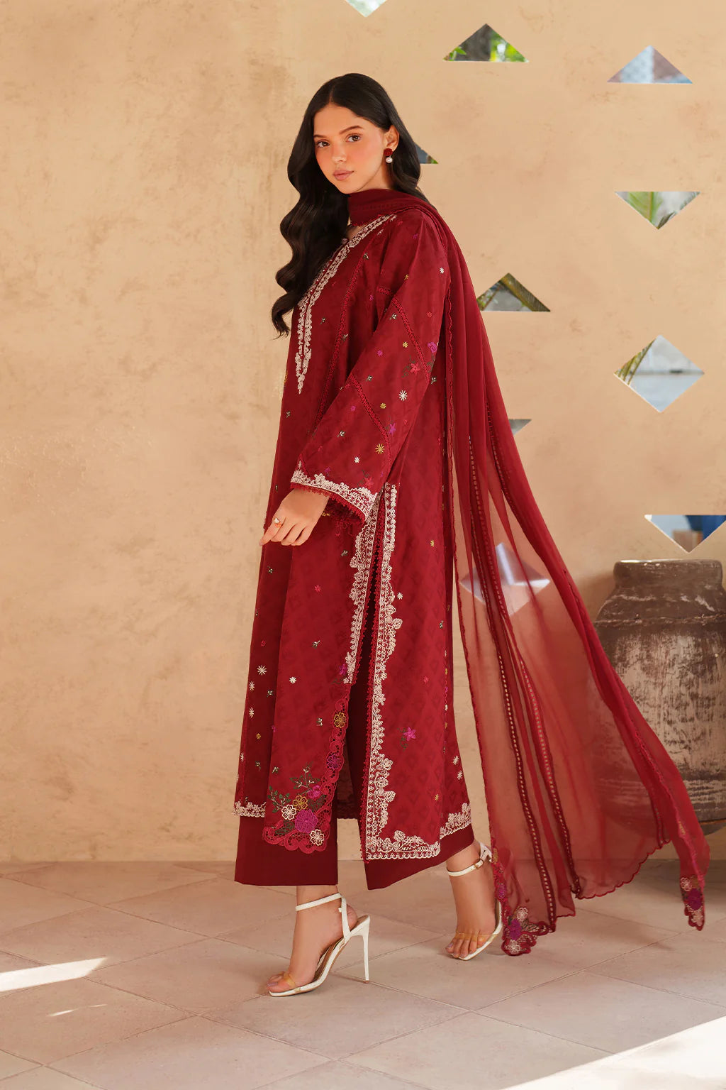 EL-02 EMBROIDERED LAWN