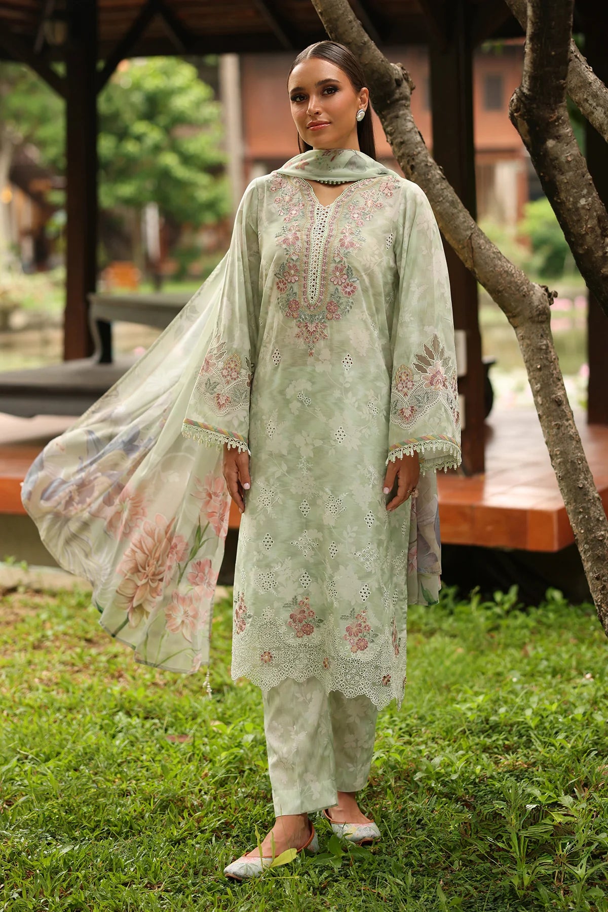 EMBROIDERED LAWN UF-4249