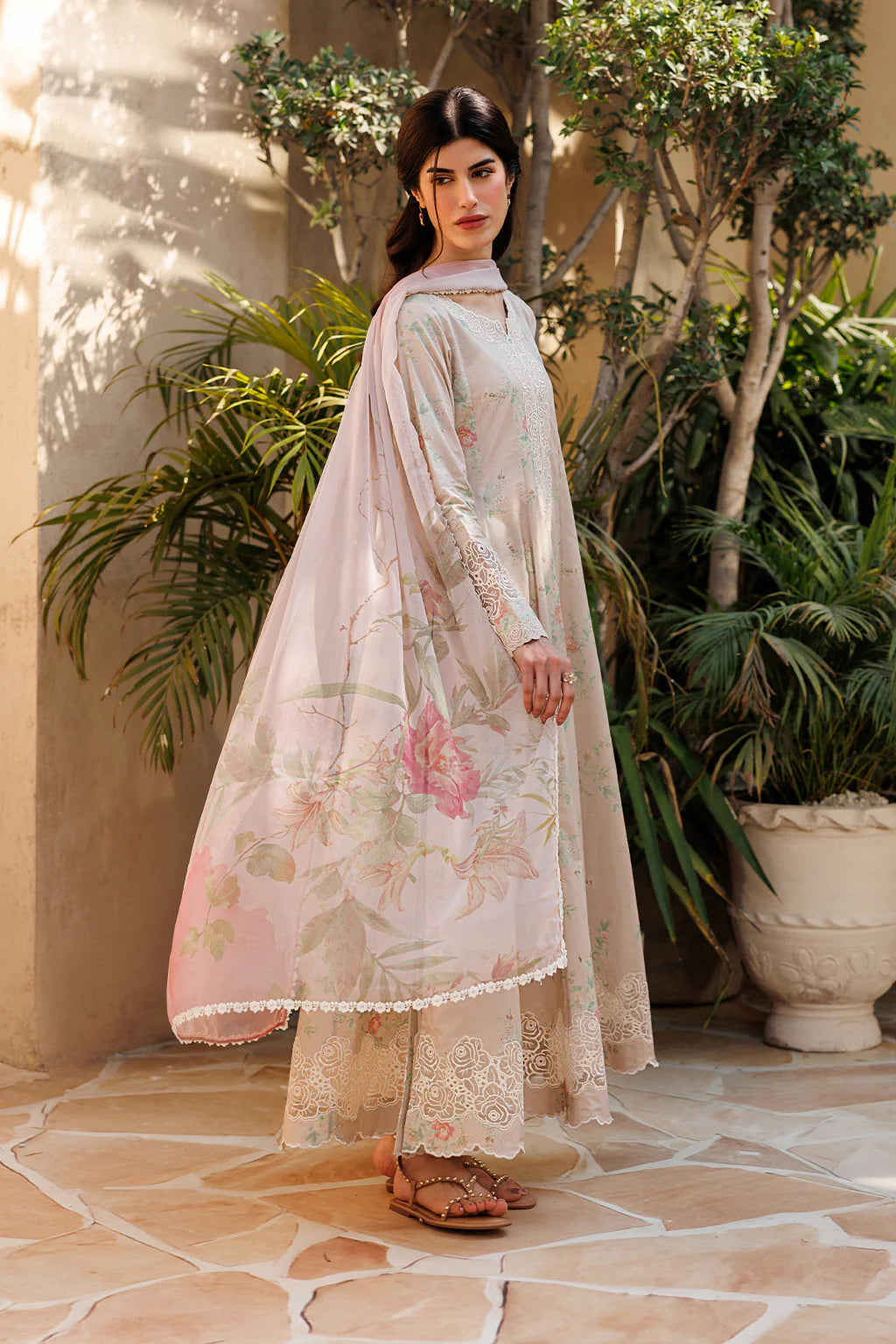UE-673 PRINTED LAWN