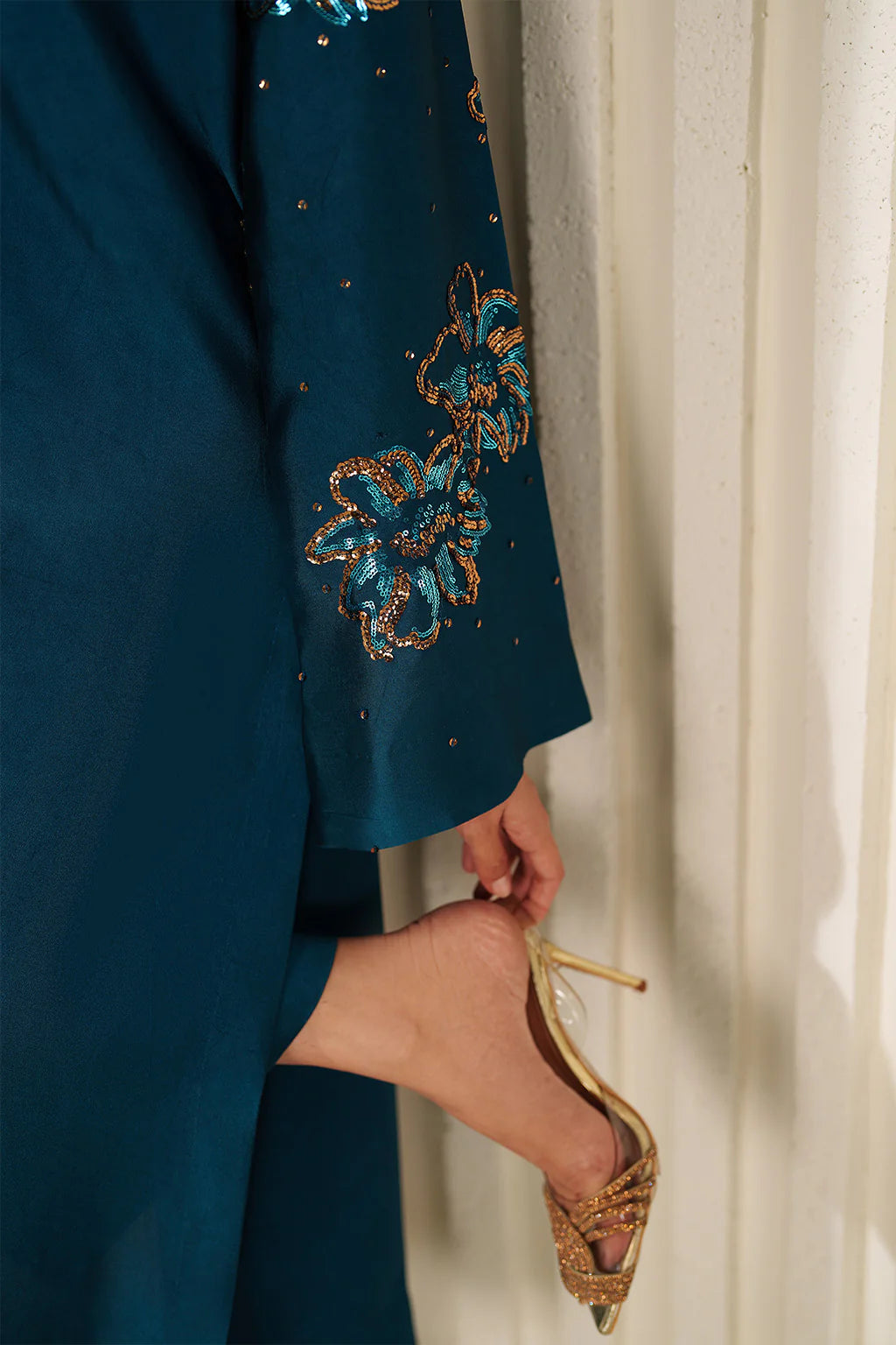 UE-616 EMBROIDERED RAMEN SILK