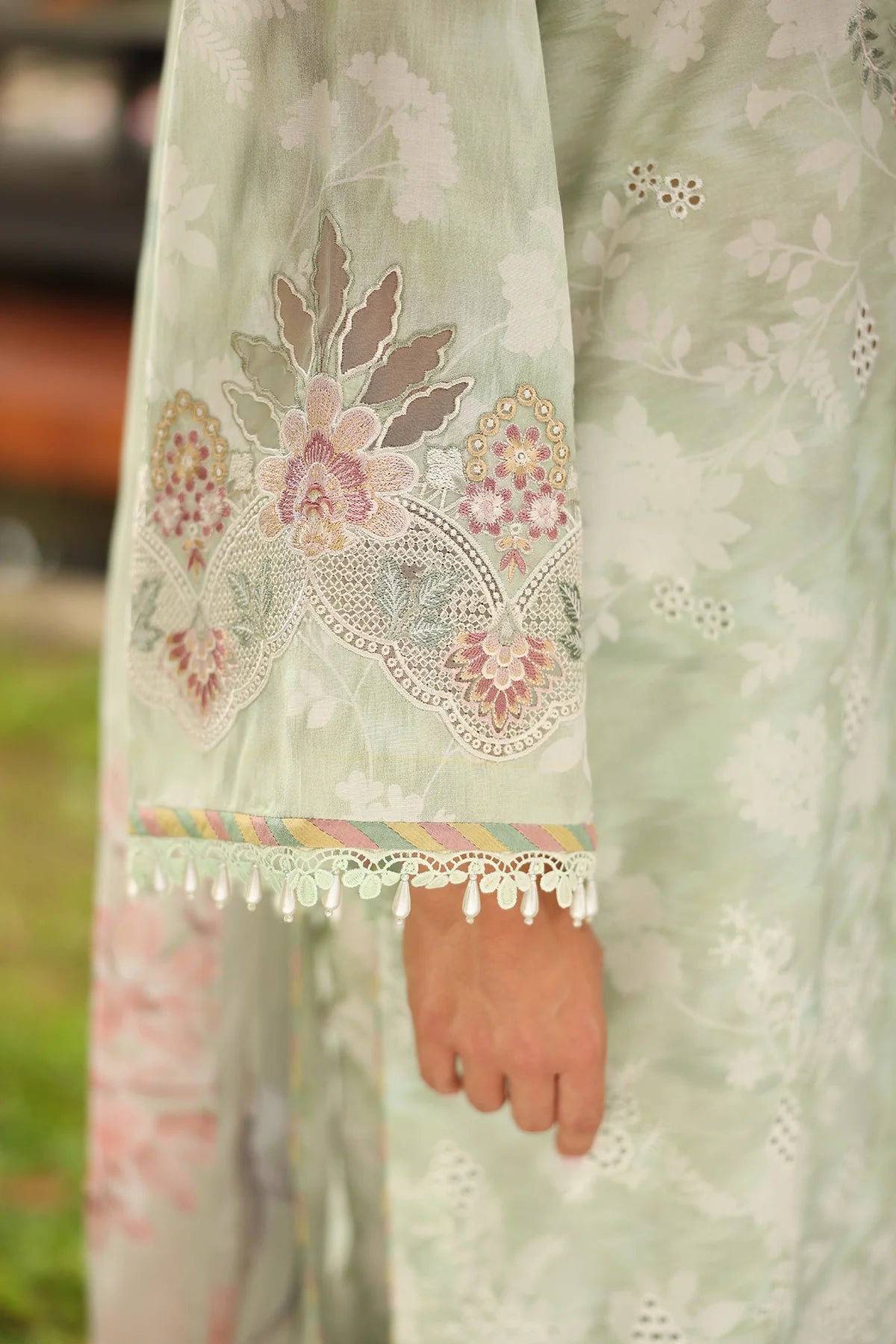 EMBROIDERED LAWN UF-4249