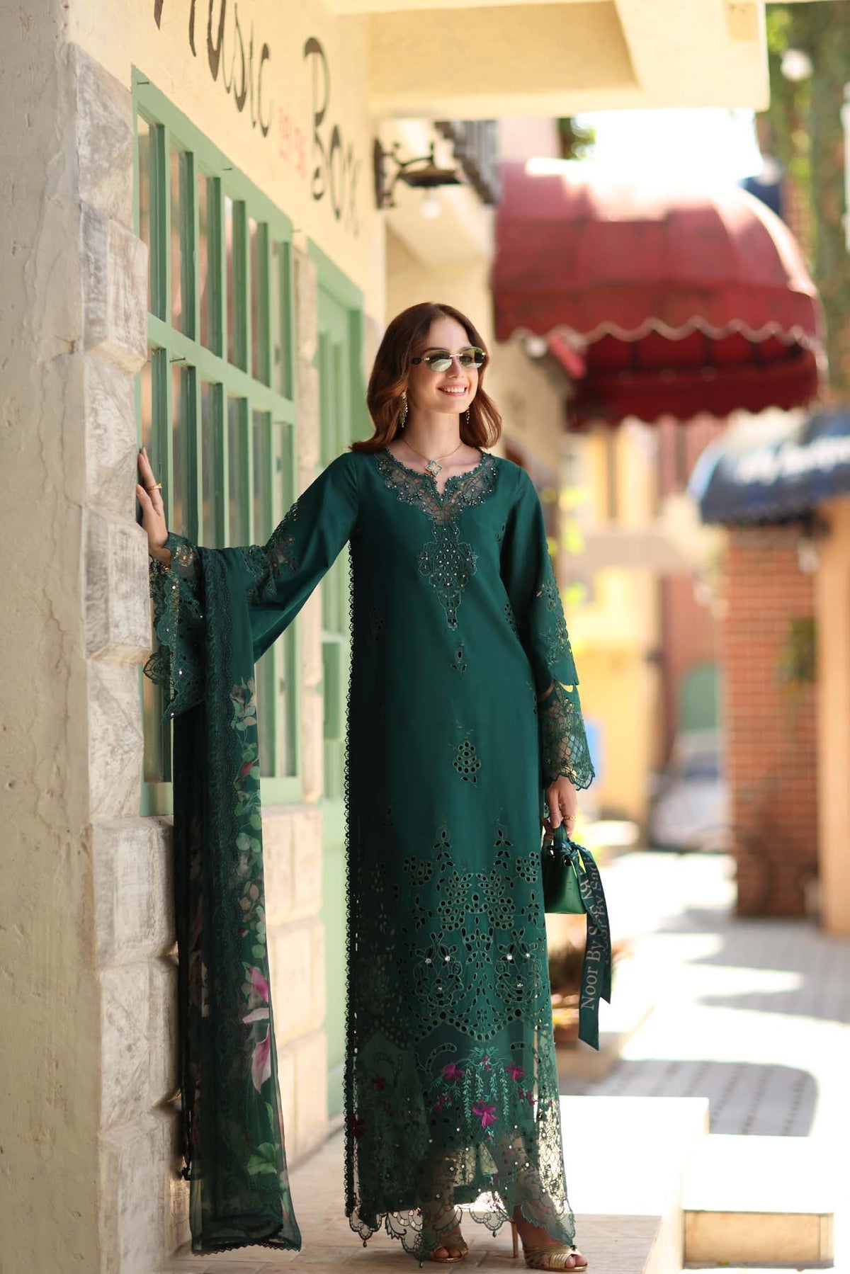 D6 - B - Emerald Green