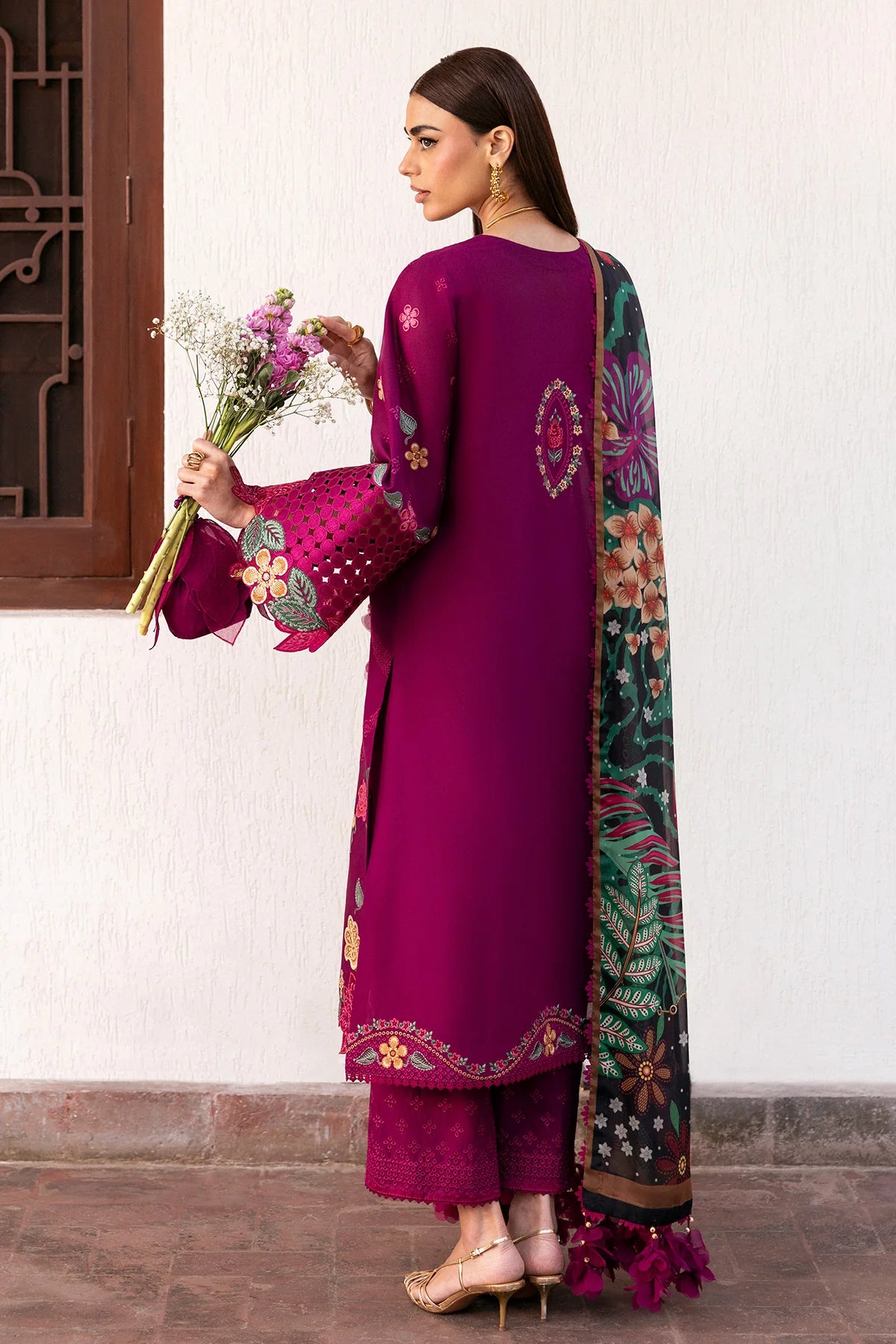 EMBROIDERED LUXURY LAWN SL26-D01