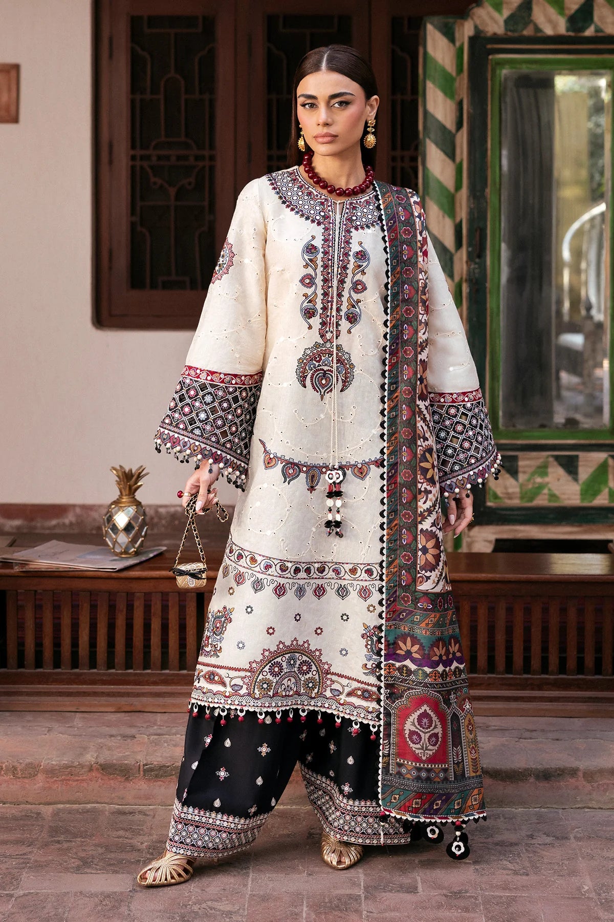 EMBROIDERED LUXURY LAWN SL26-D02