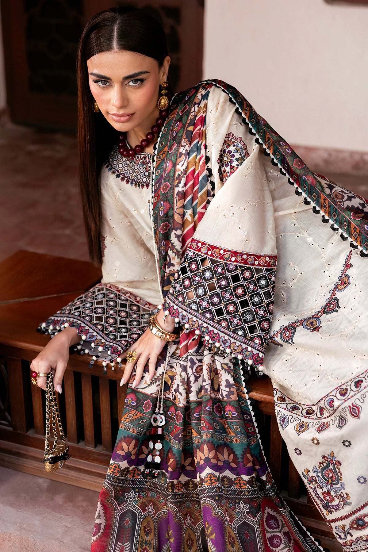 EMBROIDERED LUXURY LAWN SL26-D02