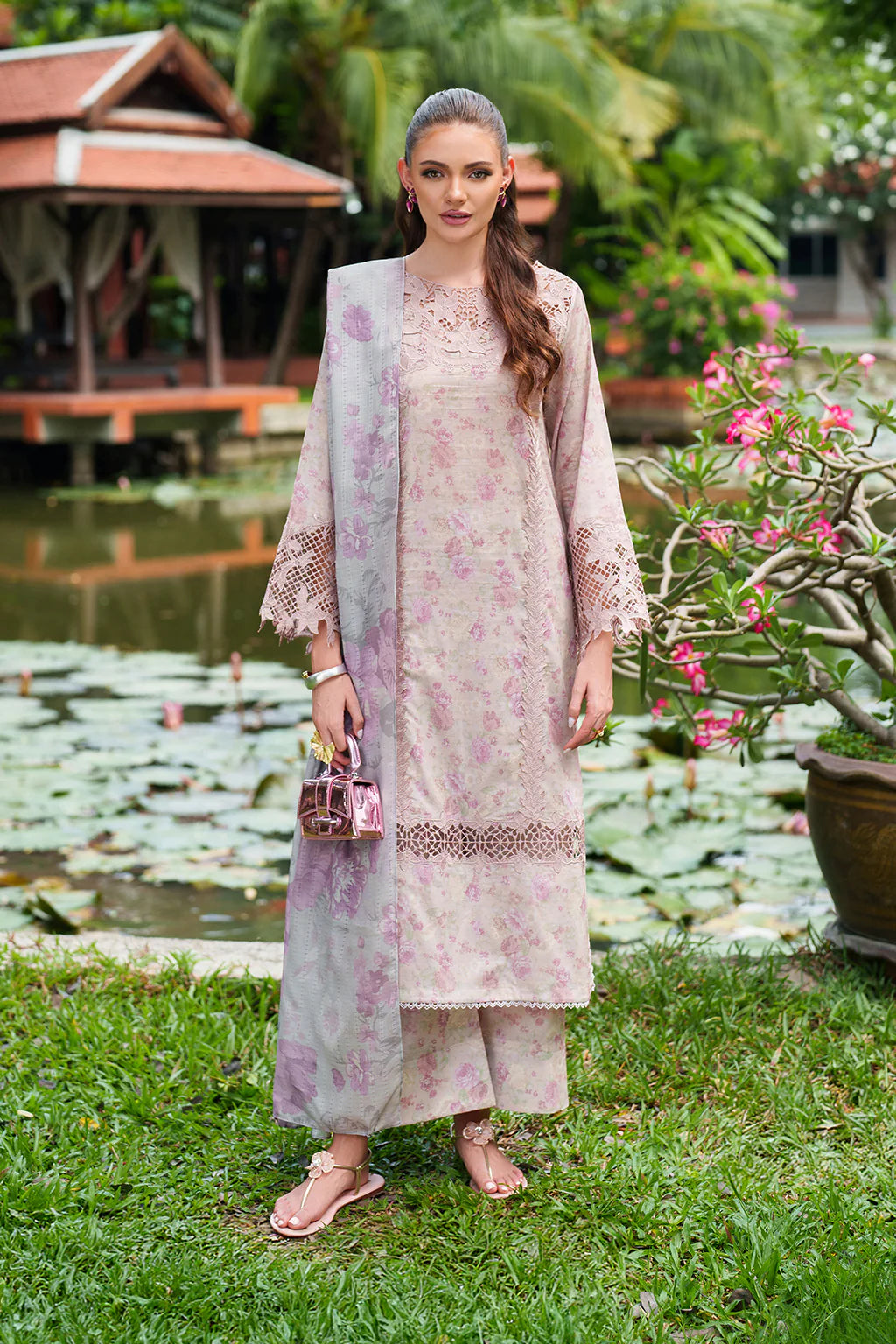 UE-505 EMBROIDERED LAWN