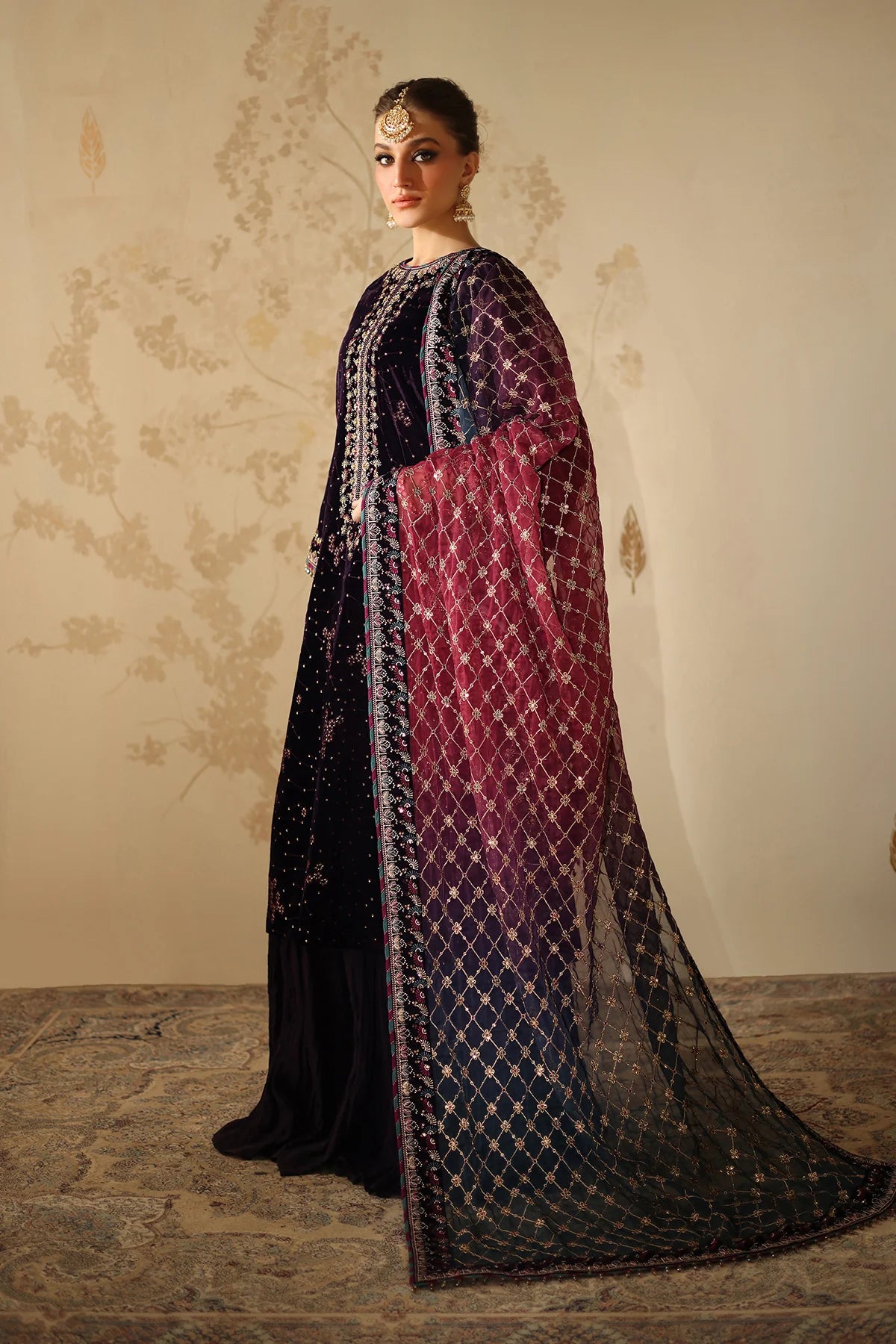 EMBROIDERED VELVET UF-4319