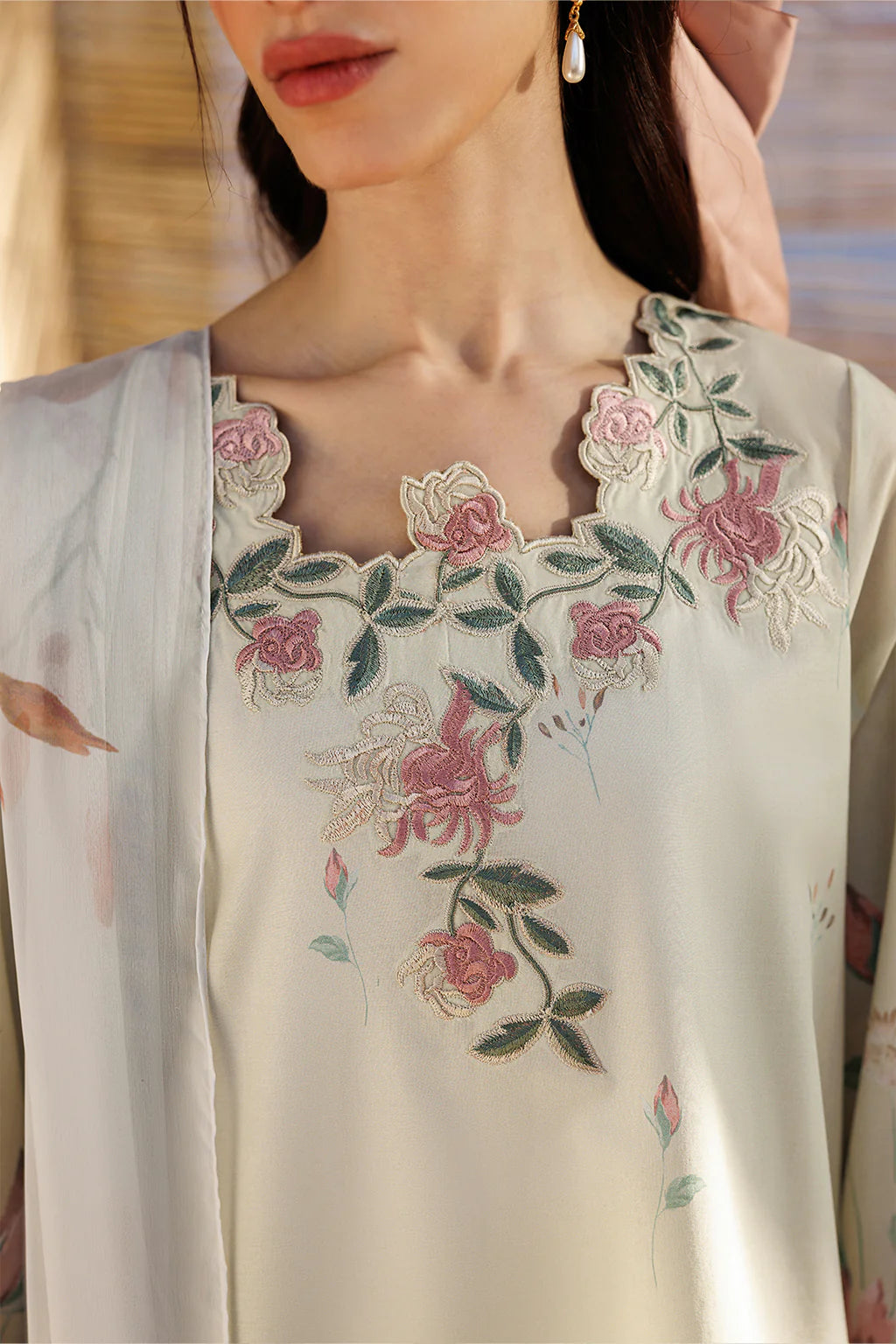 UE-672 PRINTED LAWN