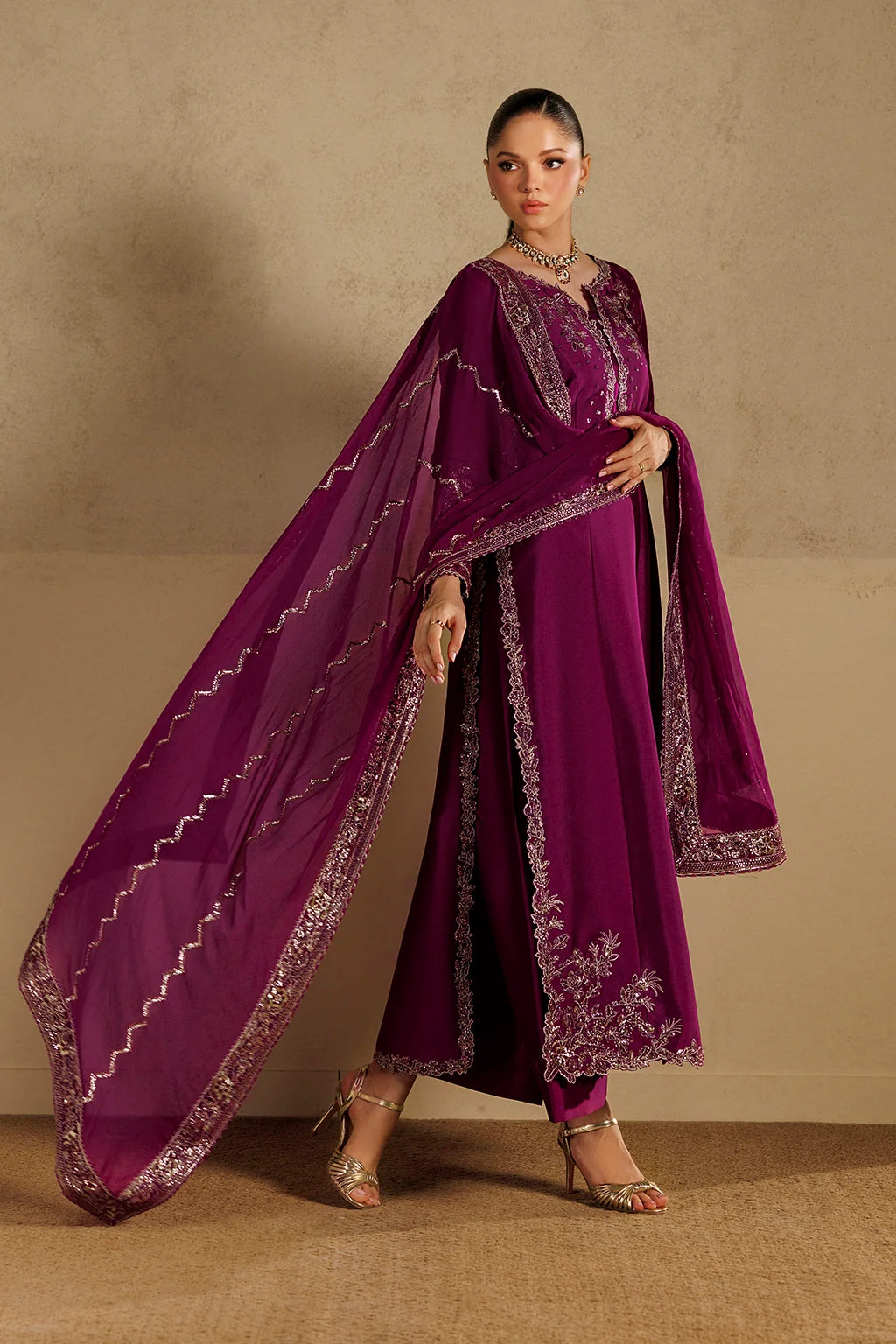 UE-736 EMBROIDERED SHEESHA SILK