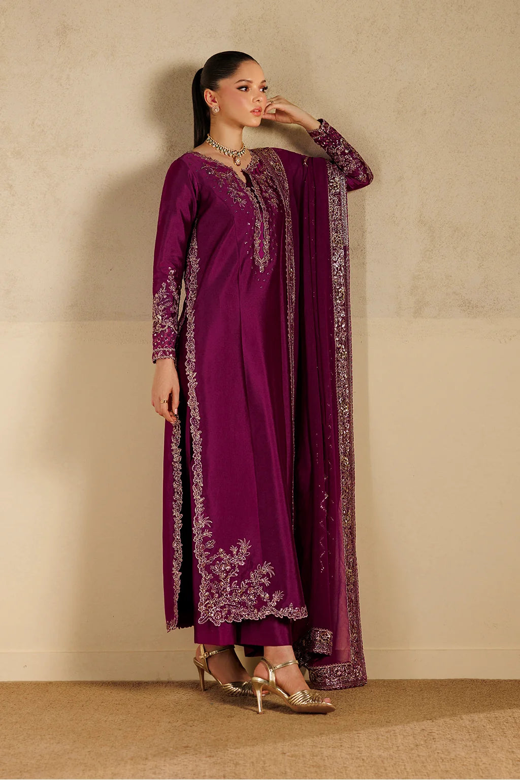 UE-736 EMBROIDERED SHEESHA SILK