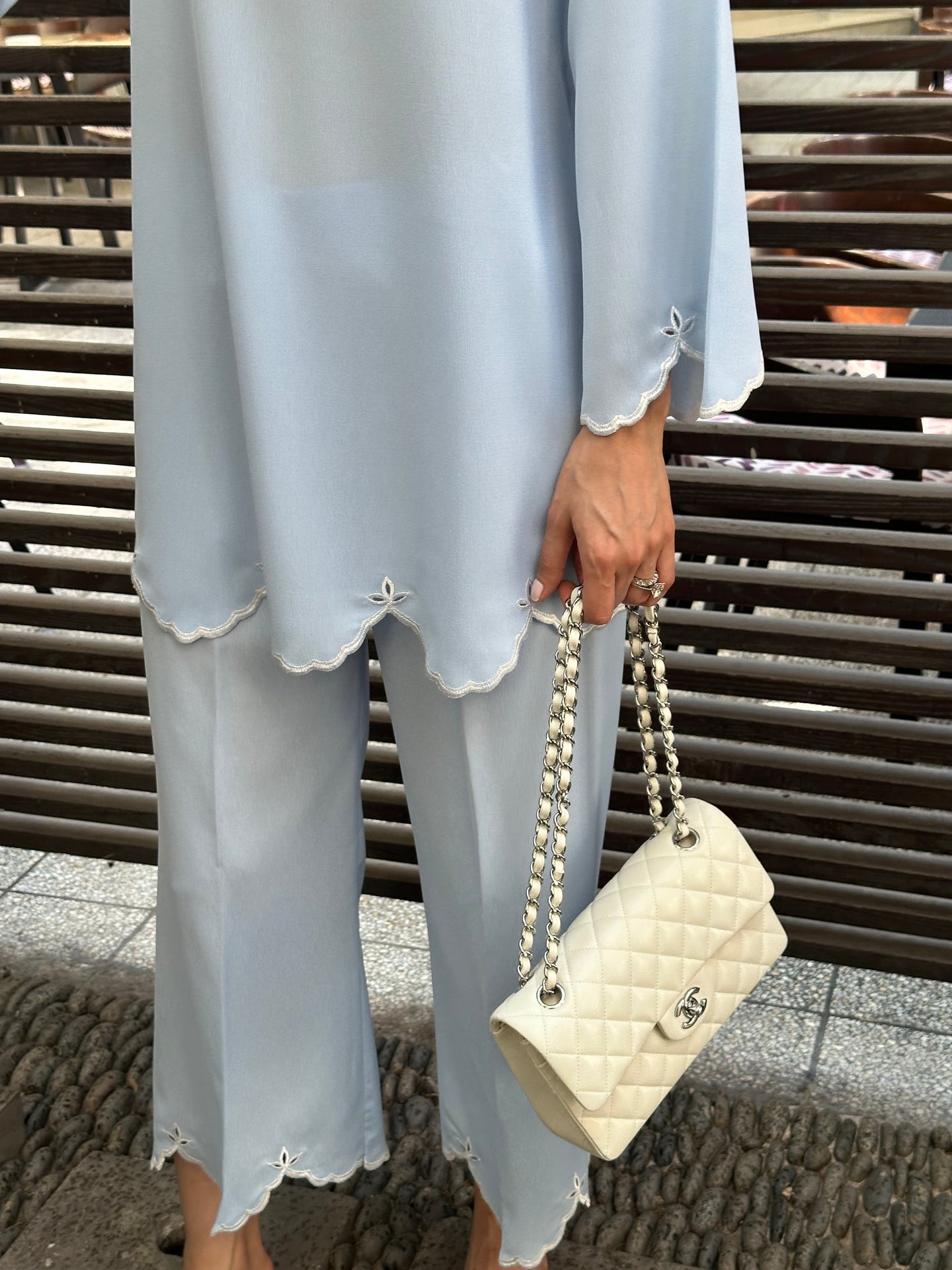 POWDER BLUE DAHLIA SET