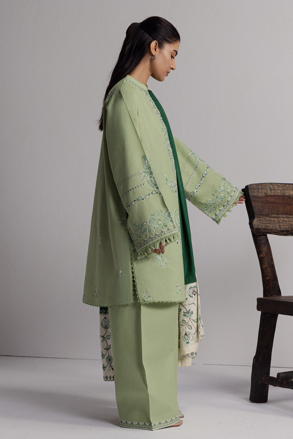 NEELAM-4B