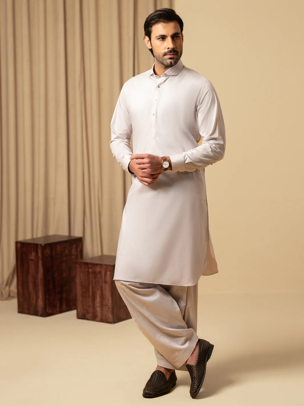 Lilac Kameez Shalwar With Stylized Collar and Minimal Details  Fit Style: Classic