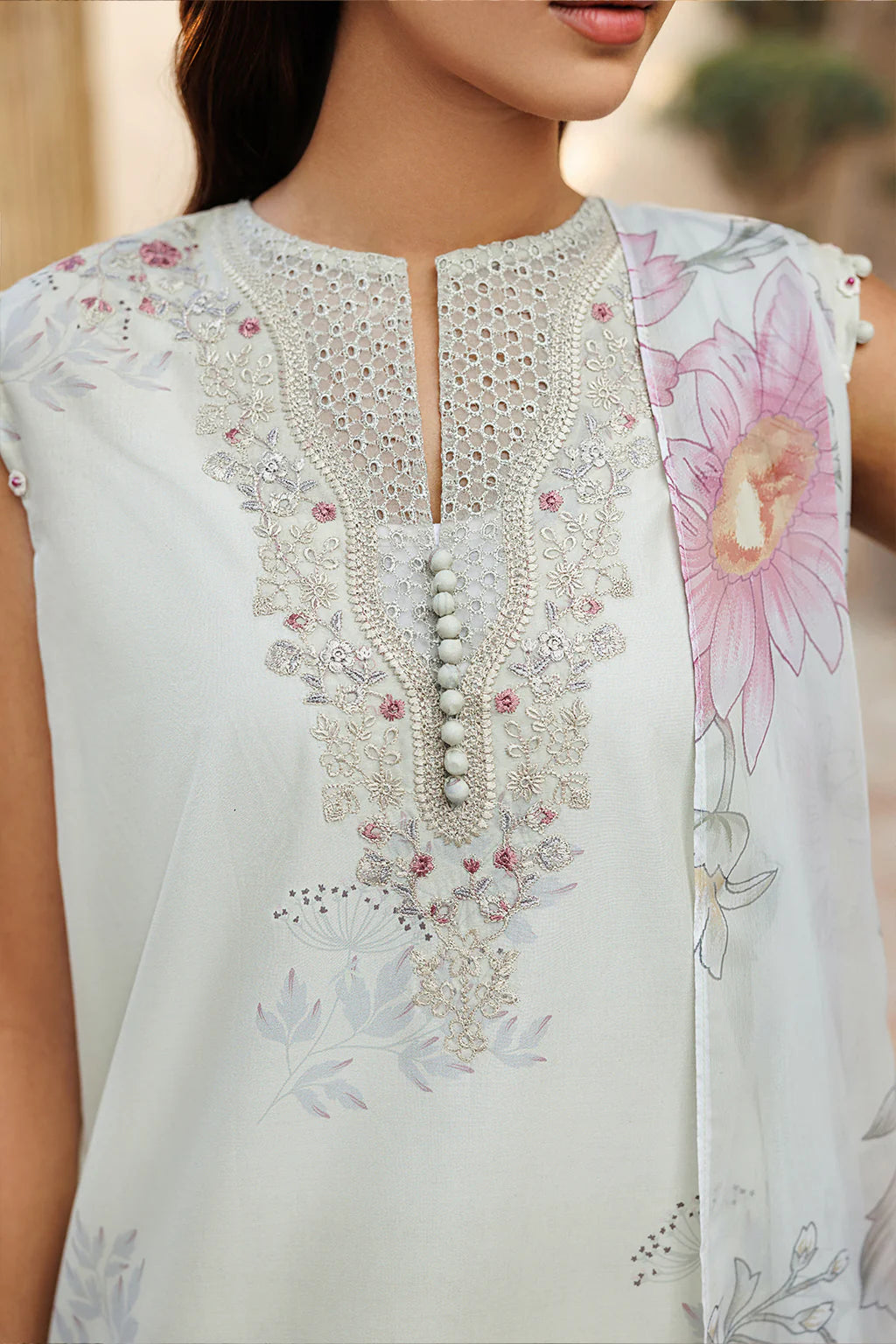 UE-676 PRINTED LAWN