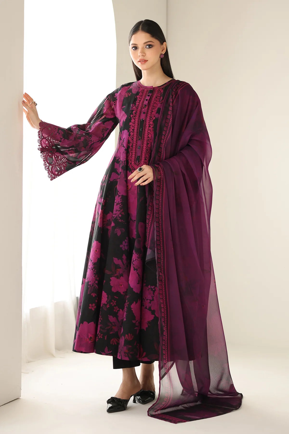 EMBROIDERED LAWN UF-4174