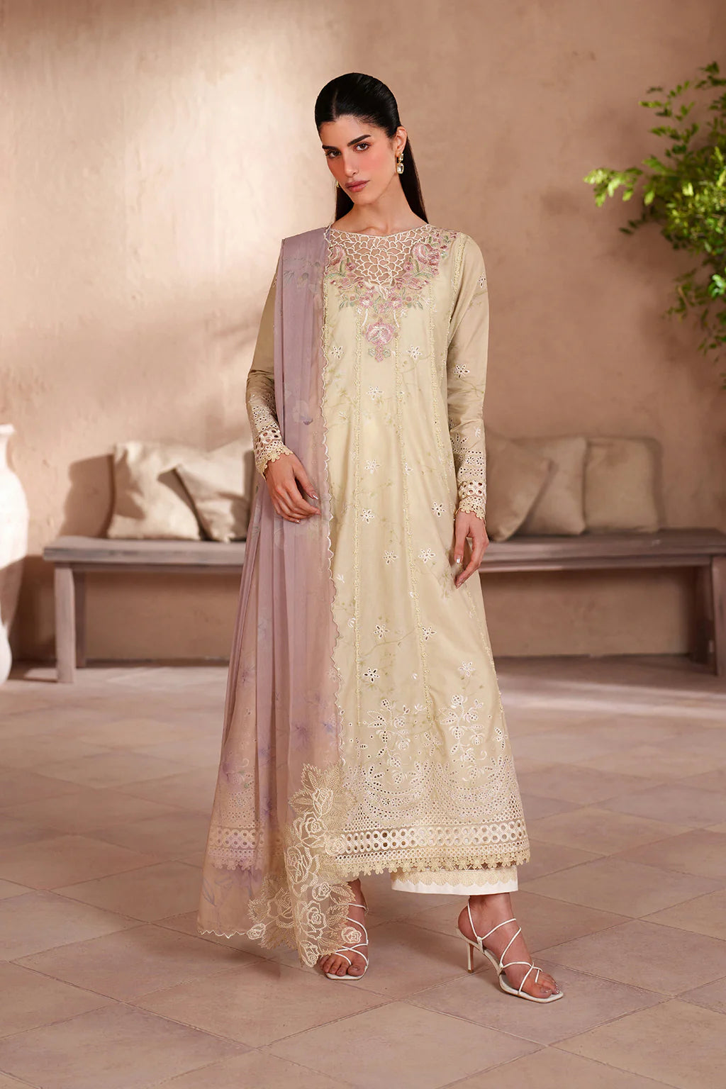 EL-10 EMBROIDERED LAWN