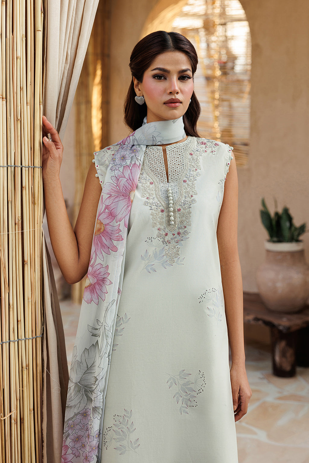 UE-676 PRINTED LAWN
